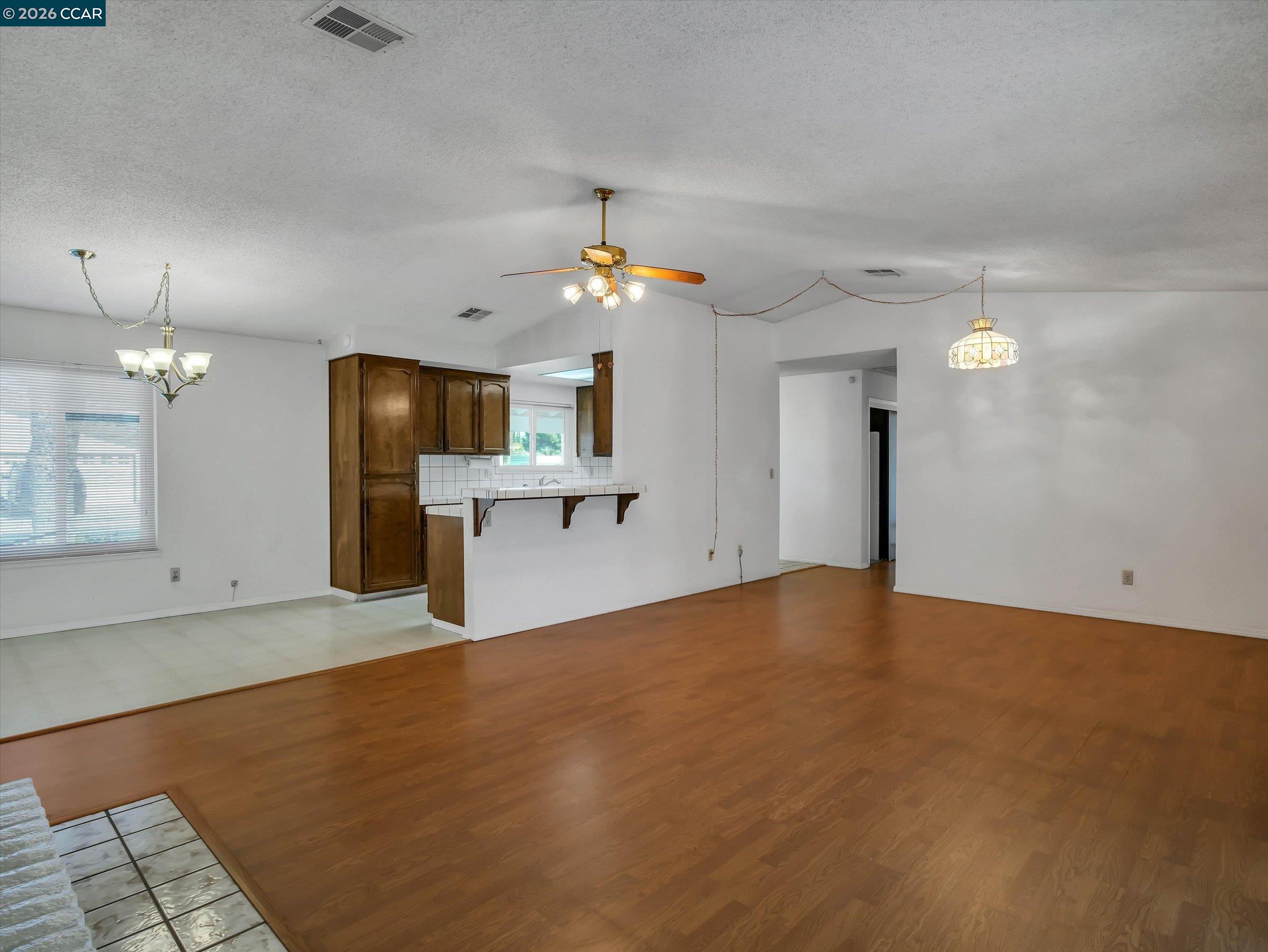 Detail Gallery Image 11 of 39 For 3304 Swallow Dr, Modesto,  CA 95356 - 3 Beds | 2 Baths