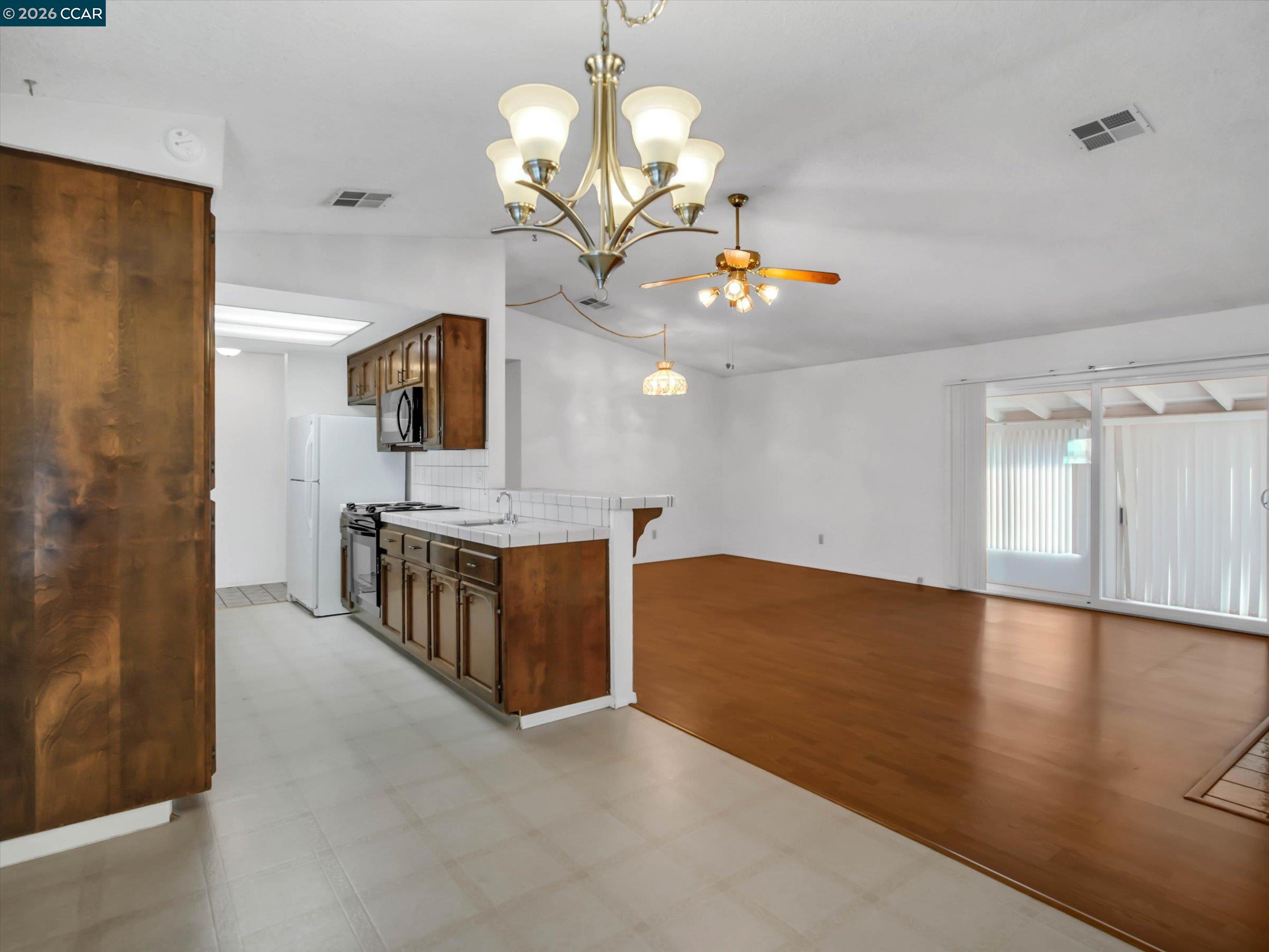 Detail Gallery Image 12 of 39 For 3304 Swallow Dr, Modesto,  CA 95356 - 3 Beds | 2 Baths