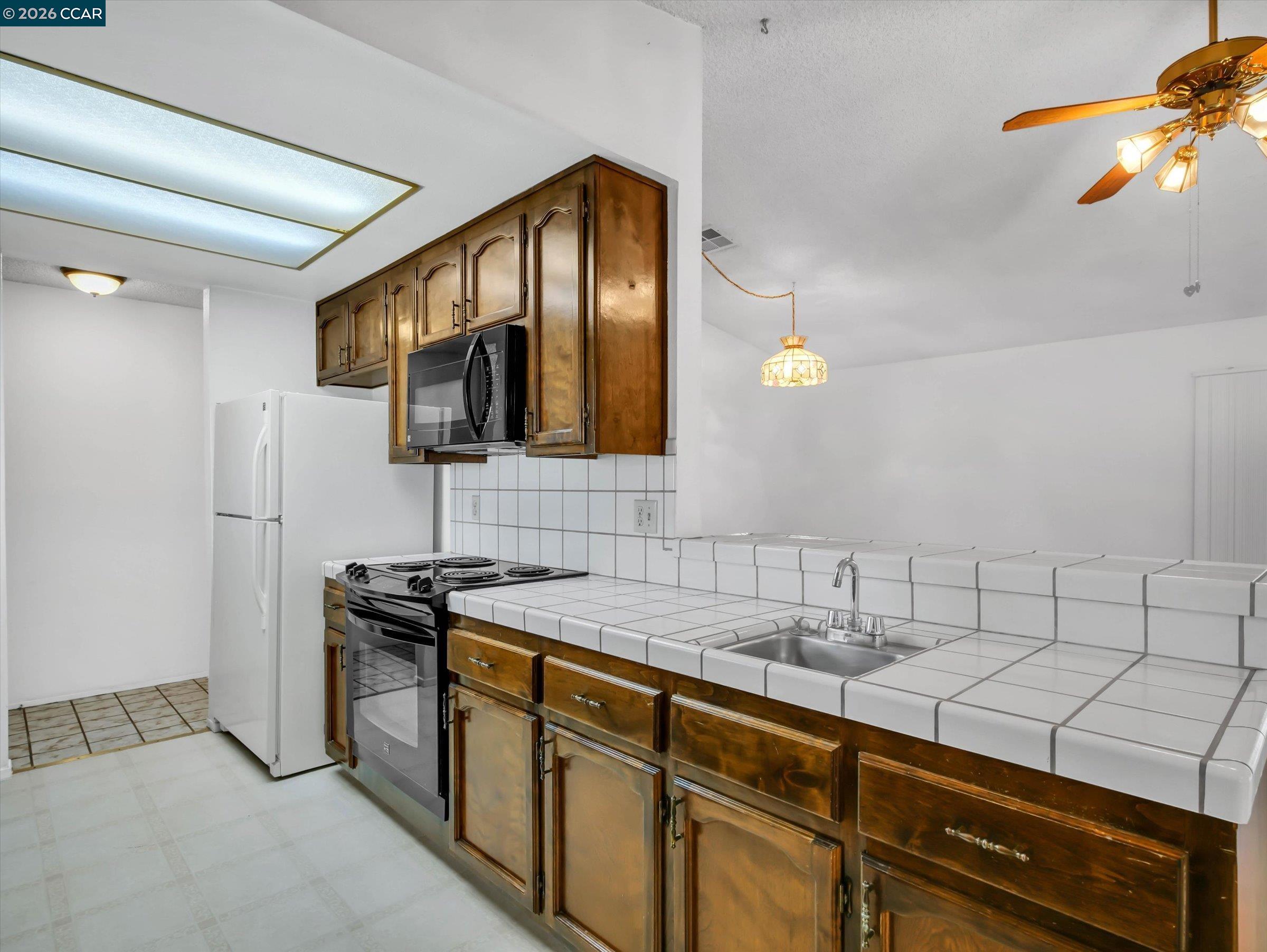 Detail Gallery Image 13 of 39 For 3304 Swallow Dr, Modesto,  CA 95356 - 3 Beds | 2 Baths