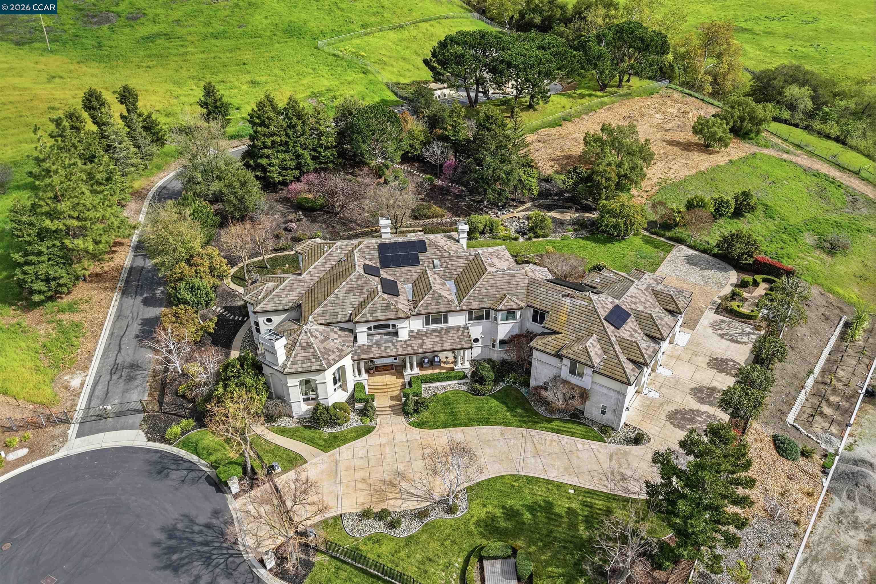 Detail Gallery Image 9 of 53 For 2981 Grapevine Ter, Fremont,  CA 94539 - 7 Beds | 7/1 Baths