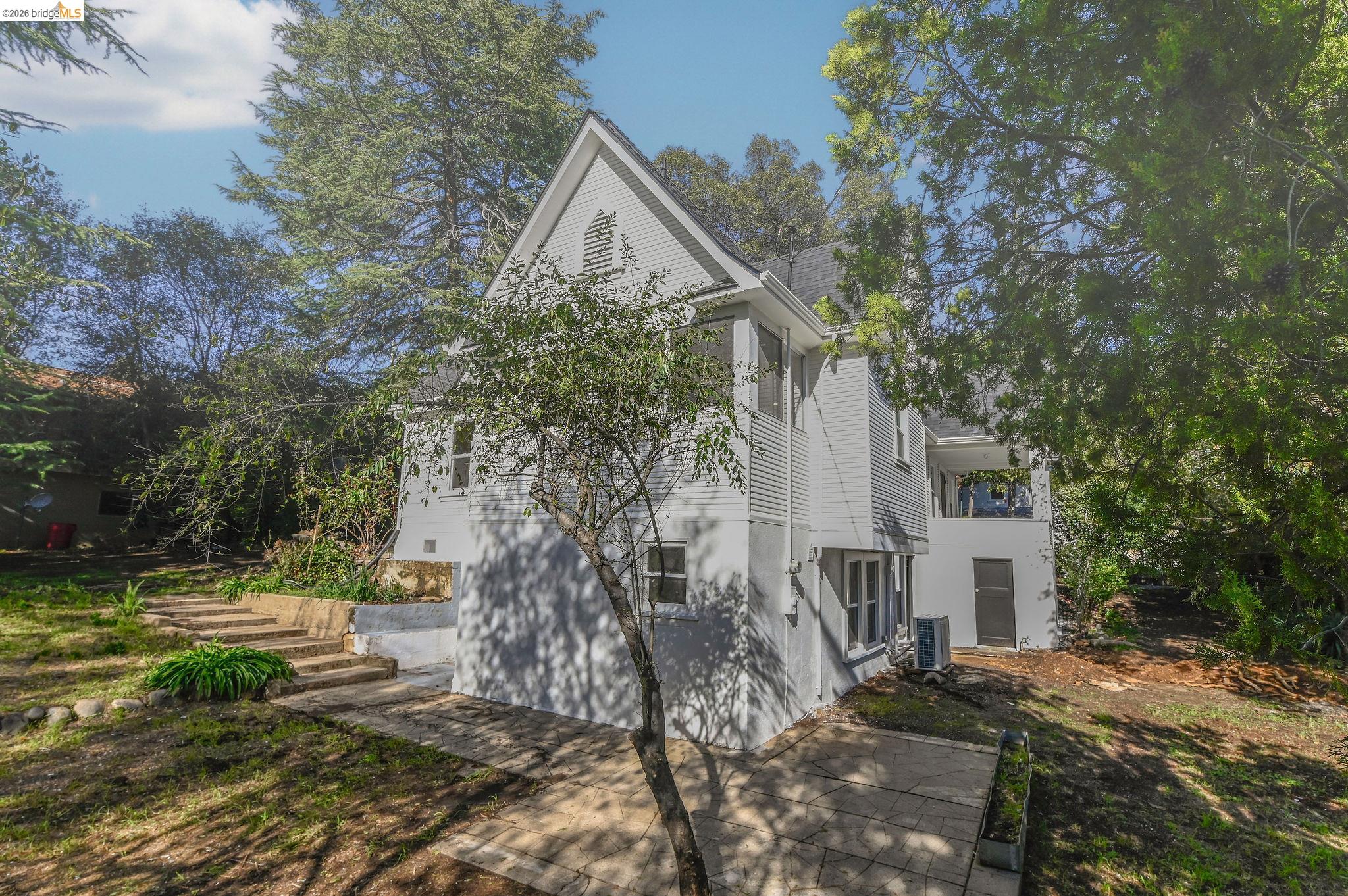 Detail Gallery Image 8 of 45 For 40 Upper Sunset Dr, Sonora,  CA 95370 - 3 Beds | 2 Baths