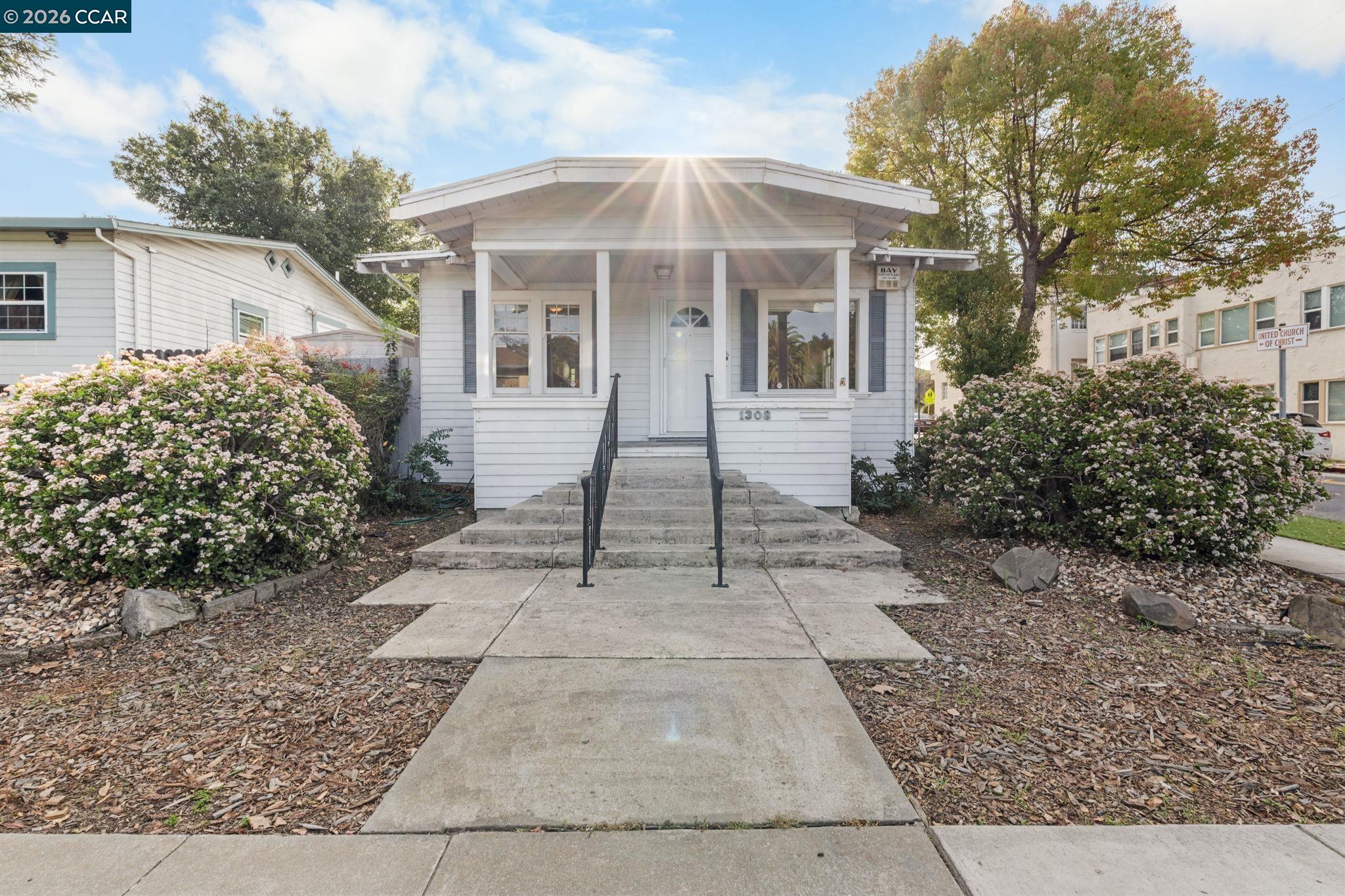 Front Image Thumbnail for CC41126221