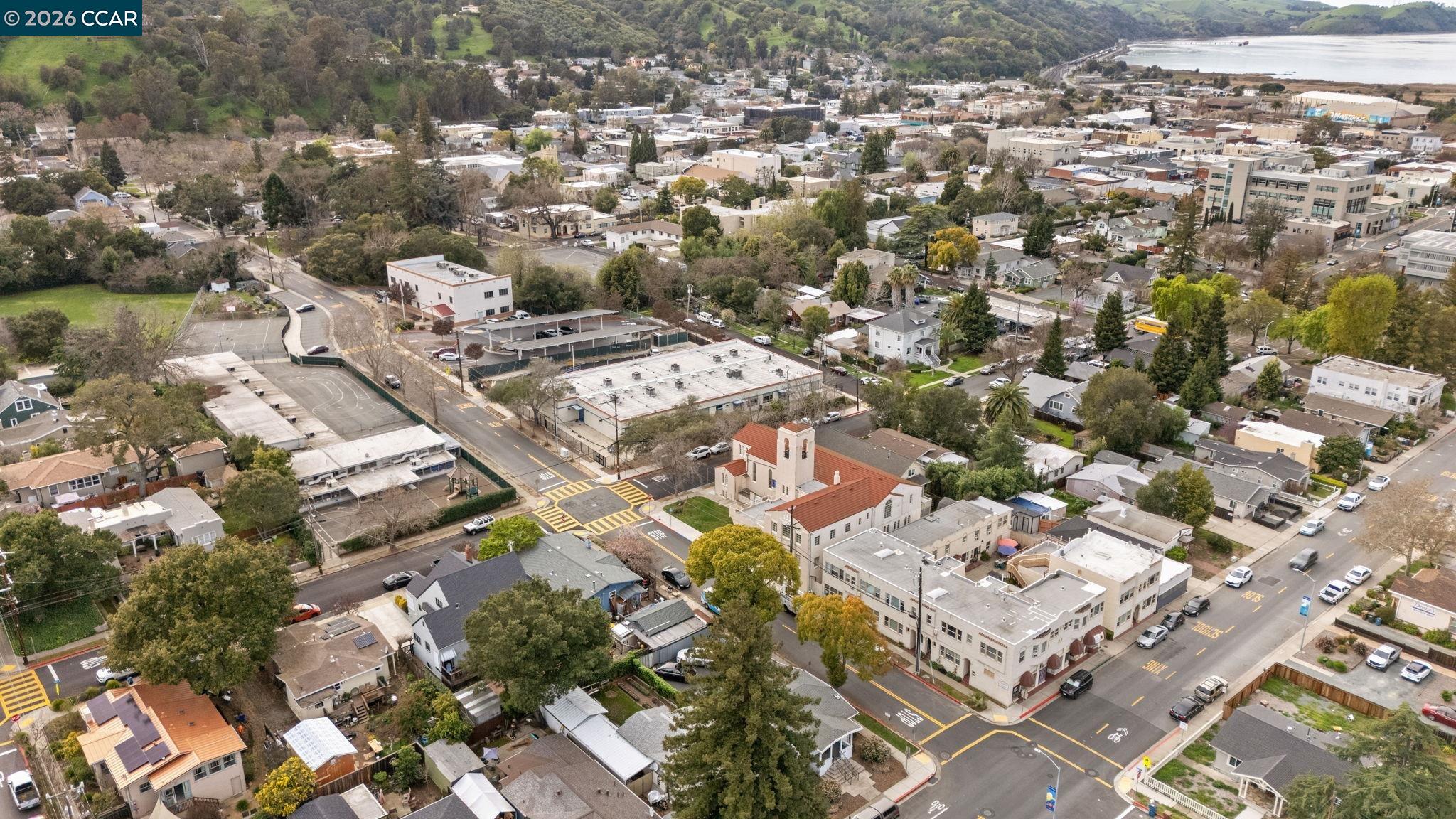 Detail Gallery Image 30 of 34 For 1308 Pine St, Martinez,  CA 94553 - 1 Beds | 1 Baths