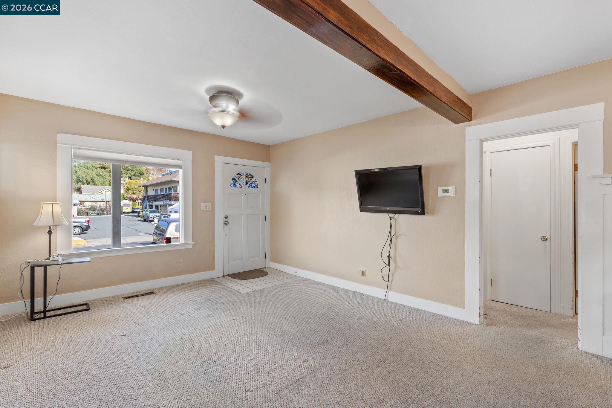 Detail Gallery Image 5 of 34 For 1308 Pine St, Martinez,  CA 94553 - 1 Beds | 1 Baths