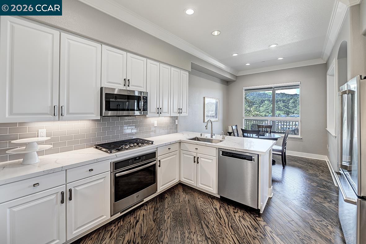 Detail Gallery Image 3 of 59 For 539 High Eagle Ct, Walnut Creek,  CA 94595 - 2 Beds | 2 Baths