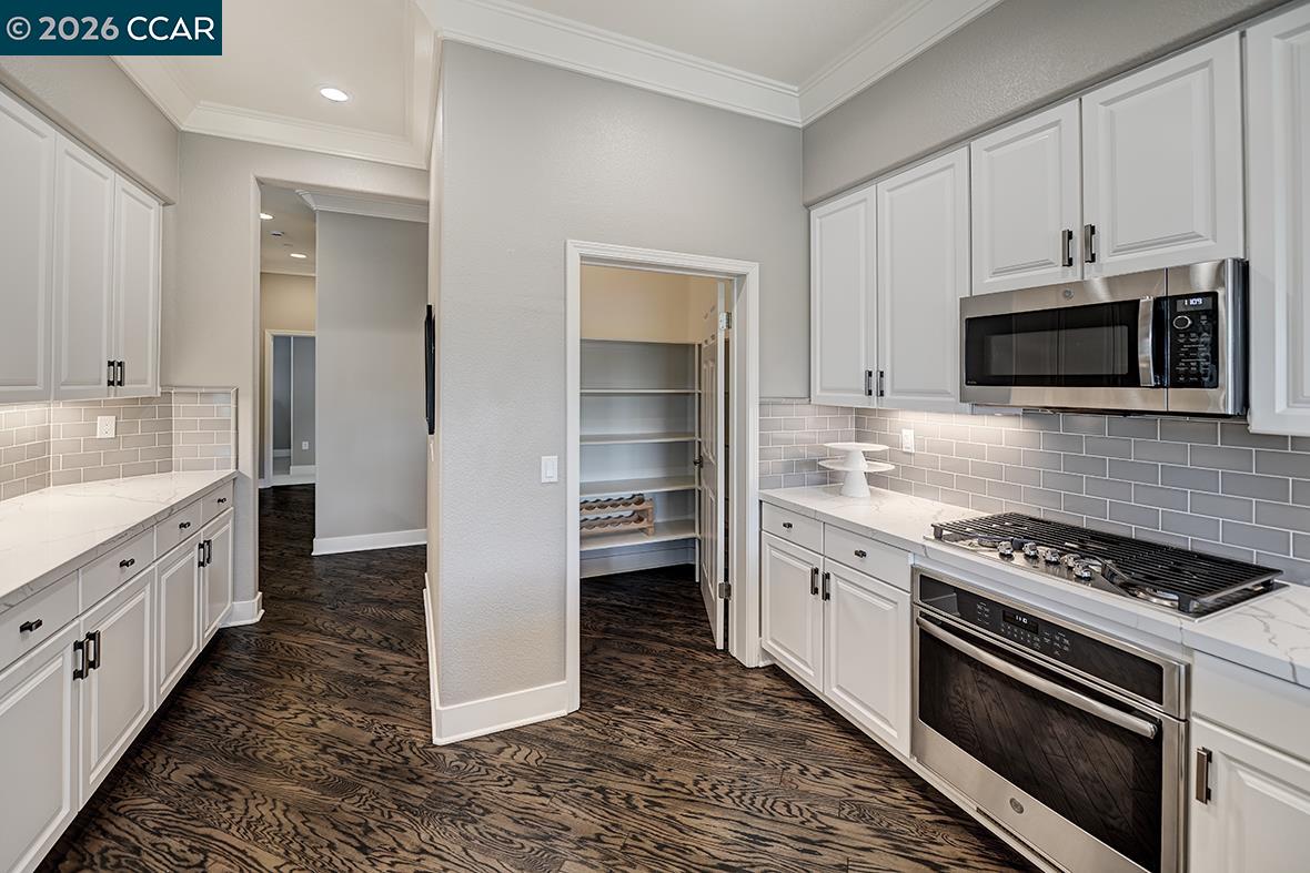 Photo #6: 41126224 Listing: Photo #6