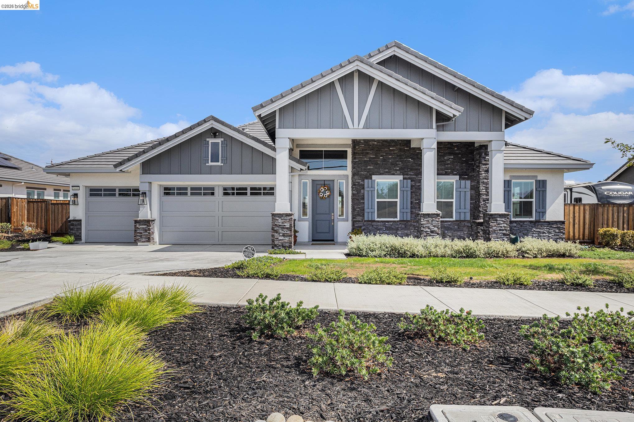 Detail Gallery Image 2 of 40 For 5010 Neroly Rd, Oakley,  CA 94561 - 4 Beds | 3/1 Baths