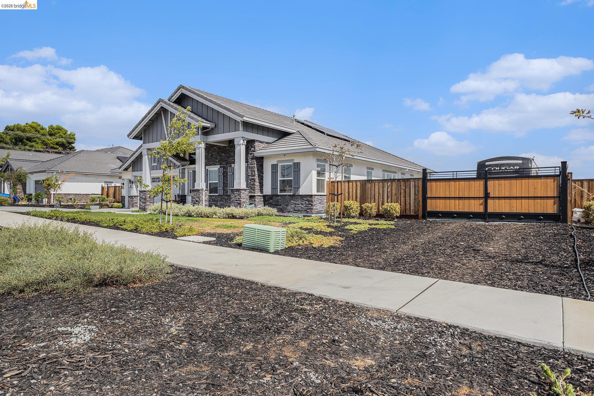 Detail Gallery Image 6 of 40 For 5010 Neroly Rd, Oakley,  CA 94561 - 4 Beds | 3/1 Baths