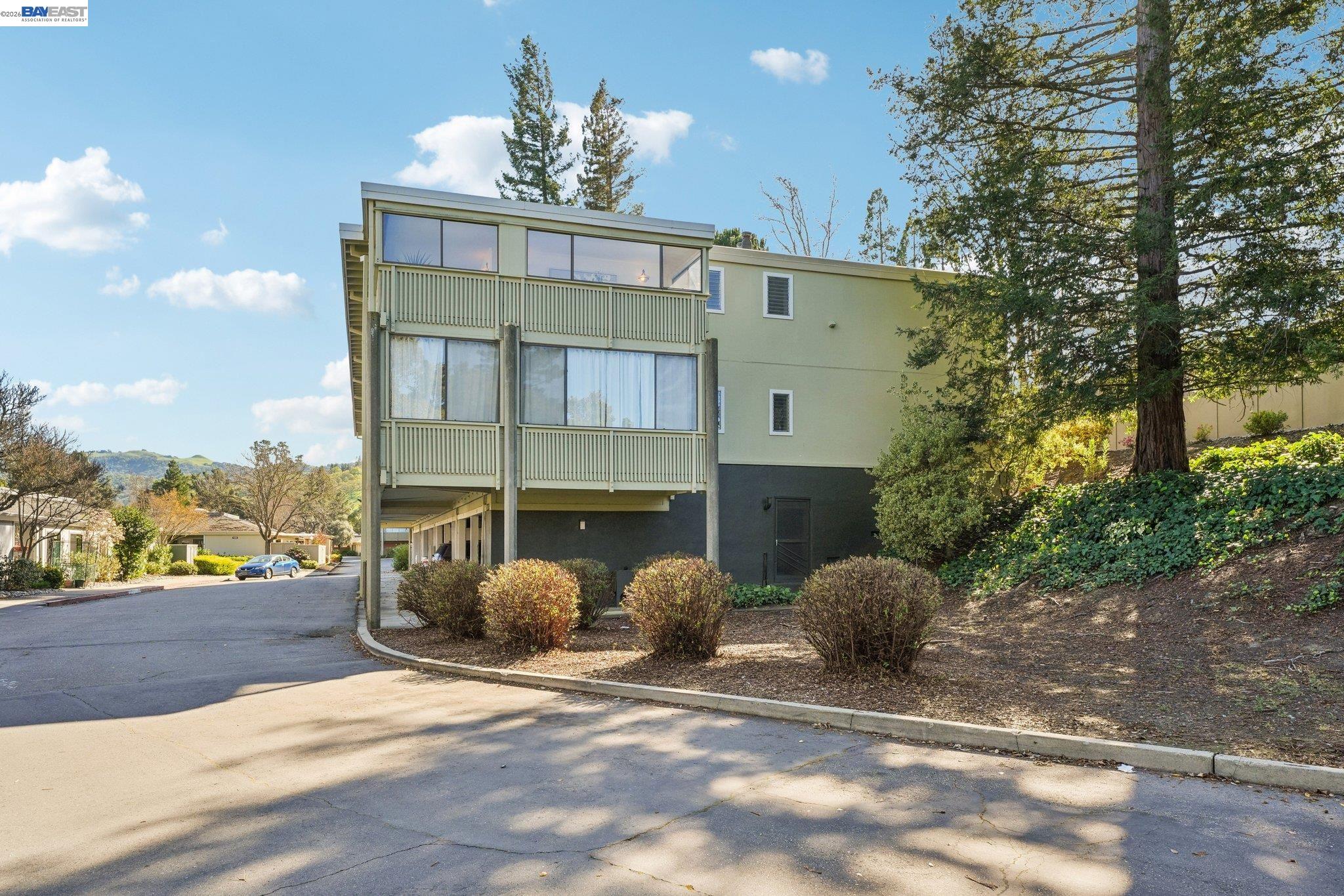 Photo #2: 41126227 Listing: Photo #2