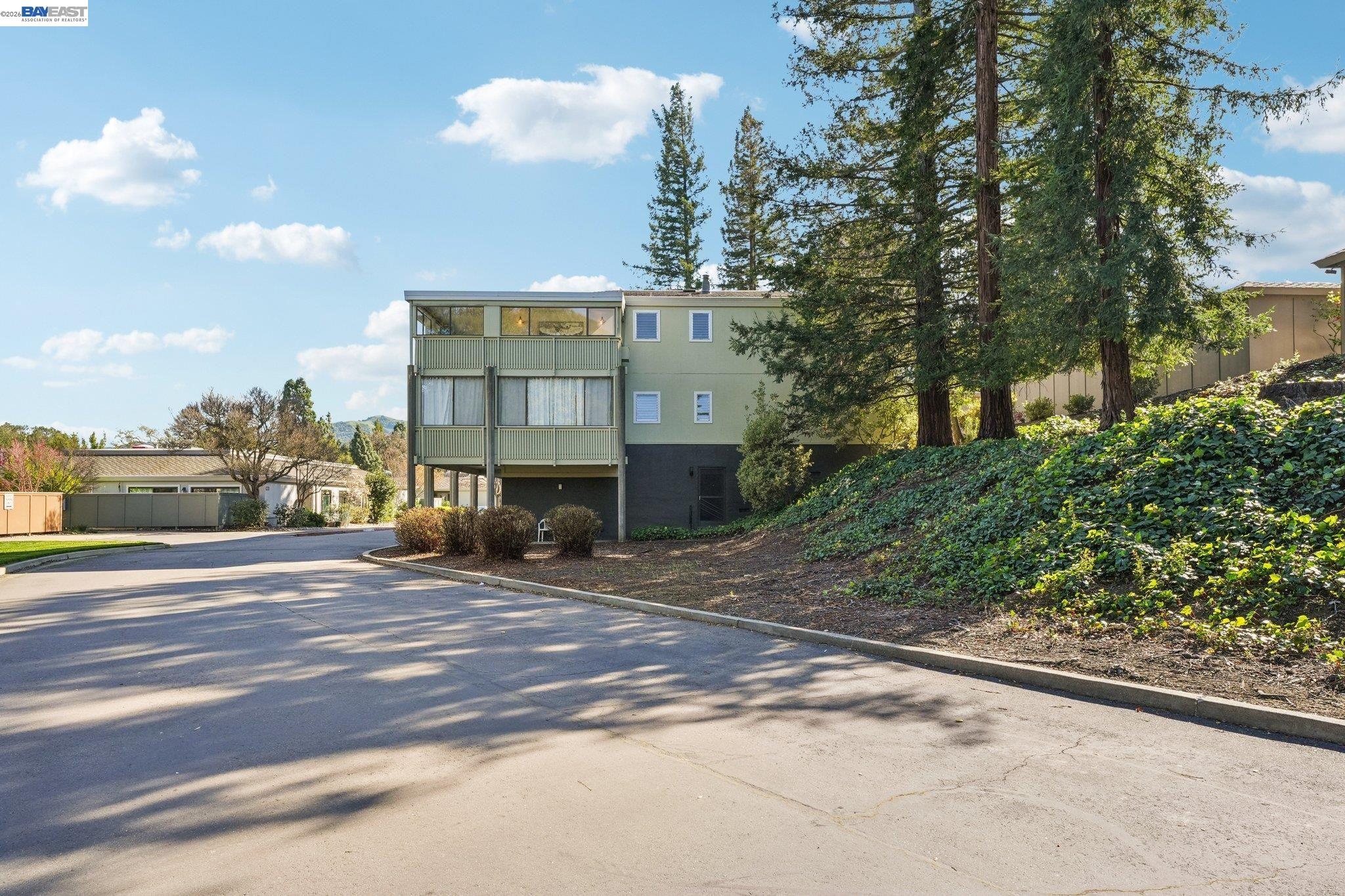 Photo #4: 41126227 Listing: Photo #4