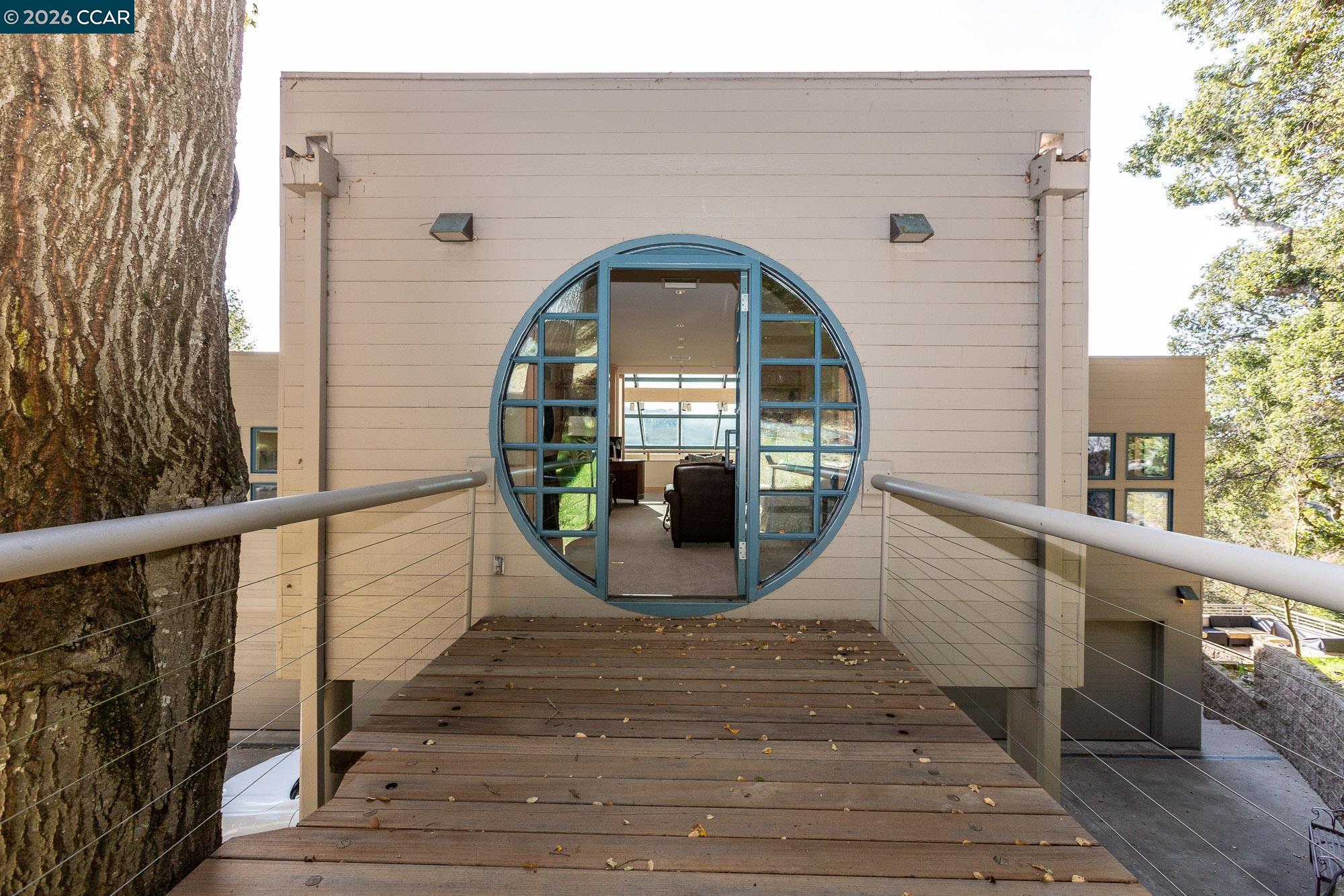 Detail Gallery Image 2 of 55 For 319 Tappan Ter, Orinda,  CA 94563 - 5 Beds | 4/1 Baths