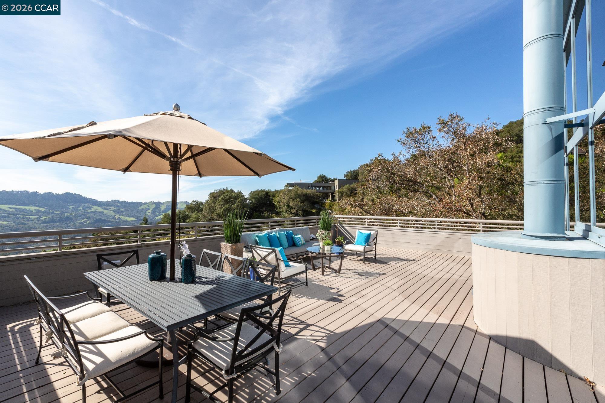 Detail Gallery Image 13 of 55 For 319 Tappan Ter, Orinda,  CA 94563 - 5 Beds | 4/1 Baths