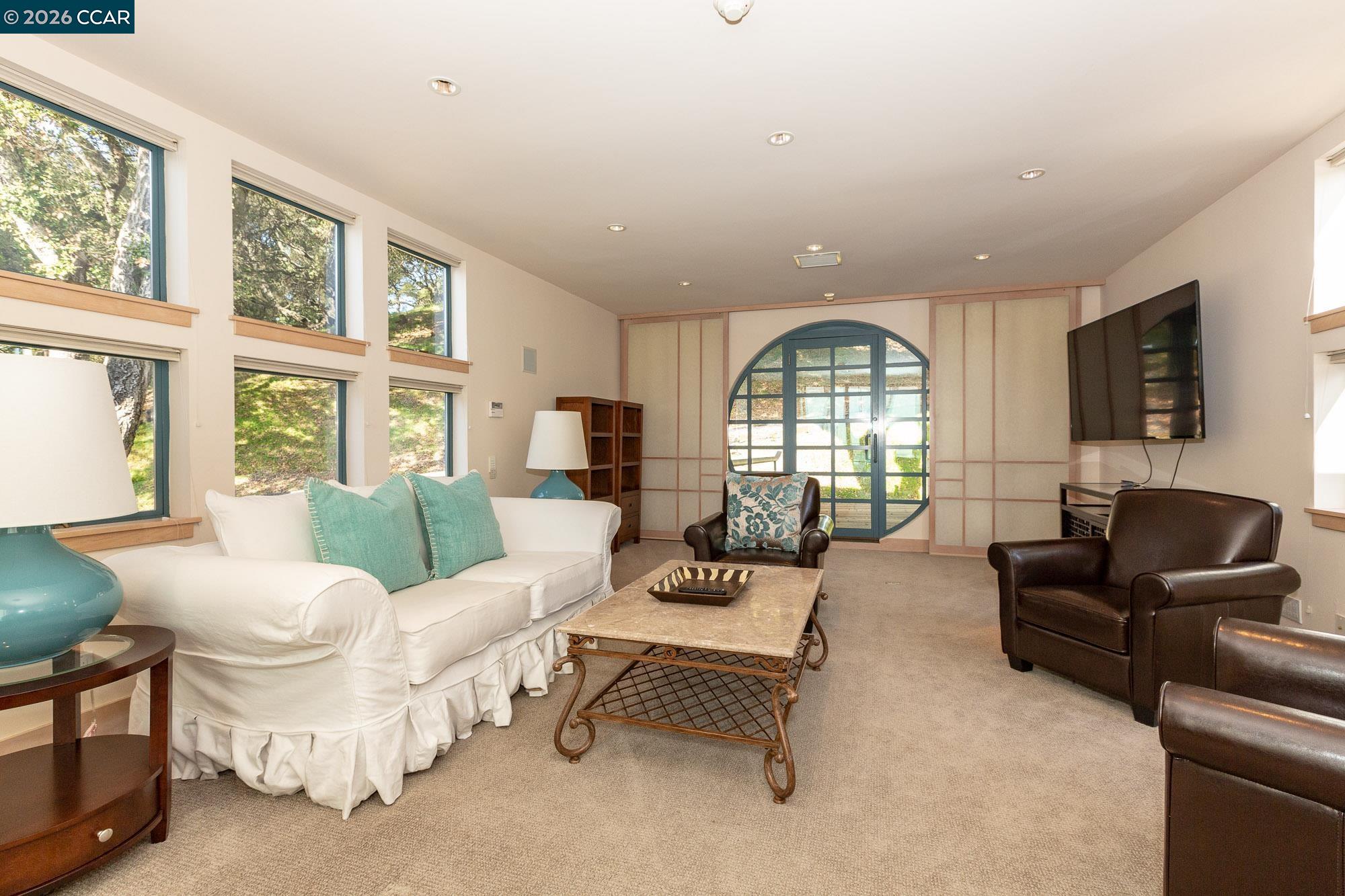 Detail Gallery Image 23 of 55 For 319 Tappan Ter, Orinda,  CA 94563 - 5 Beds | 4/1 Baths