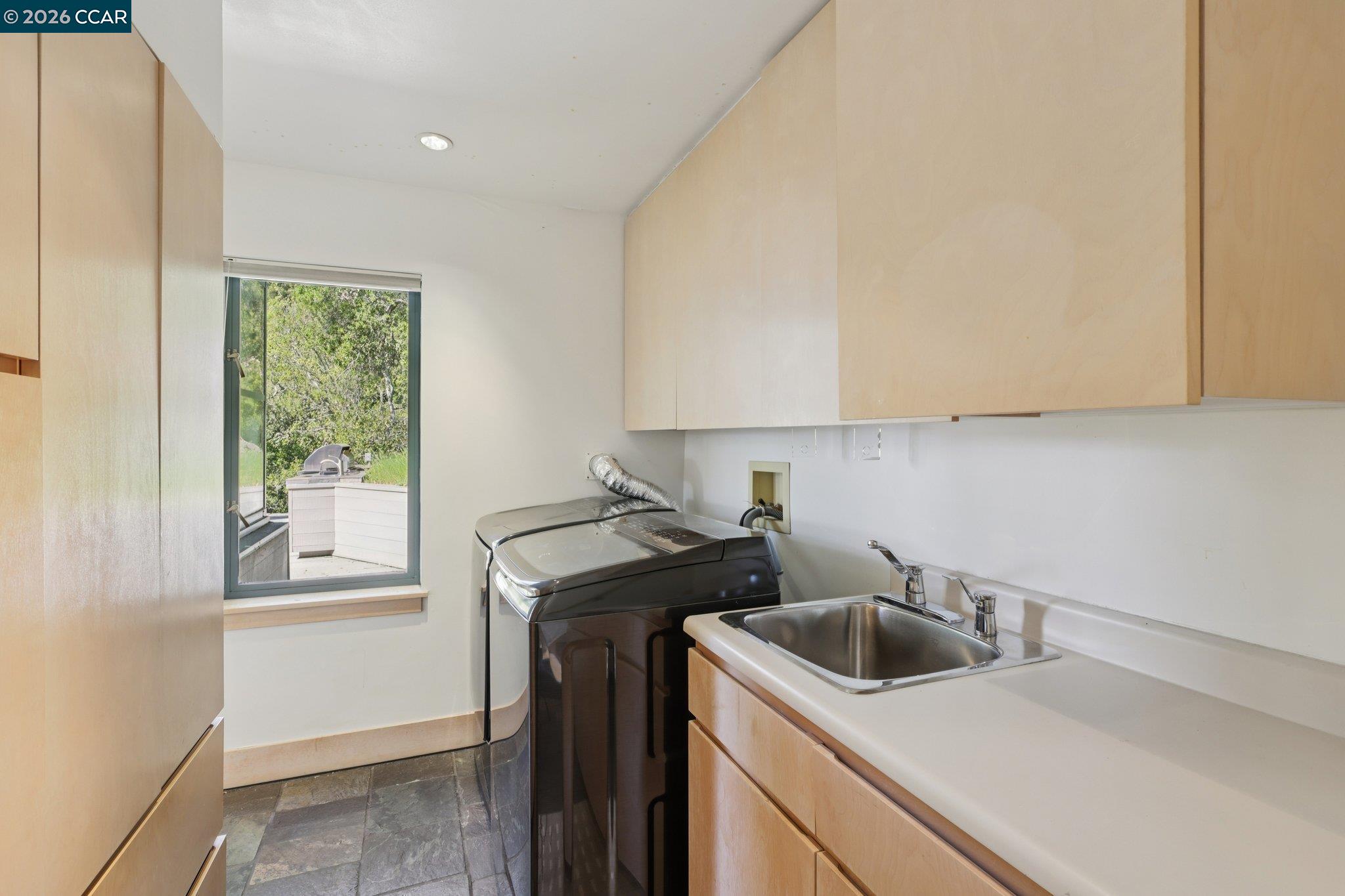 Detail Gallery Image 25 of 58 For 319 Tappan Ter, Orinda,  CA 94563 - 5 Beds | 4/1 Baths