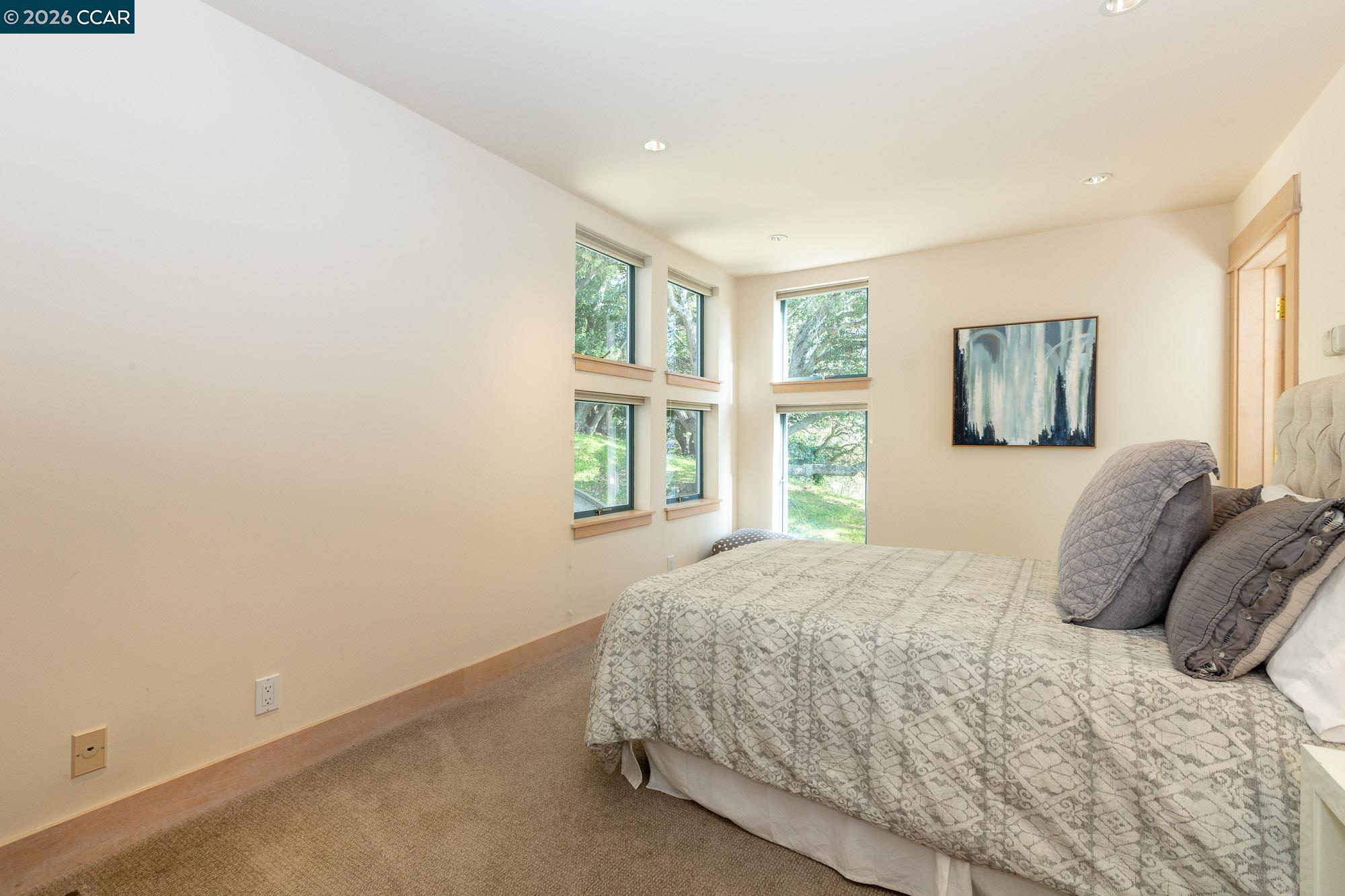 Detail Gallery Image 25 of 55 For 319 Tappan Ter, Orinda,  CA 94563 - 5 Beds | 4/1 Baths
