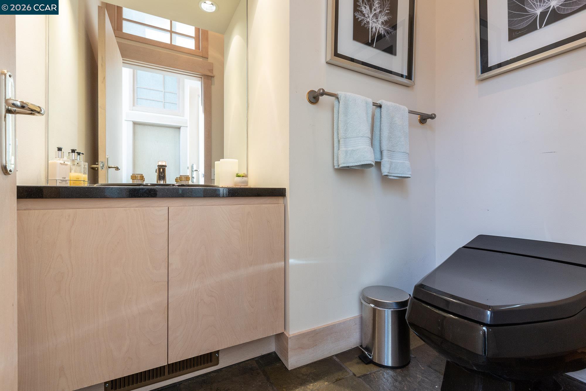 Detail Gallery Image 29 of 55 For 319 Tappan Ter, Orinda,  CA 94563 - 5 Beds | 4/1 Baths