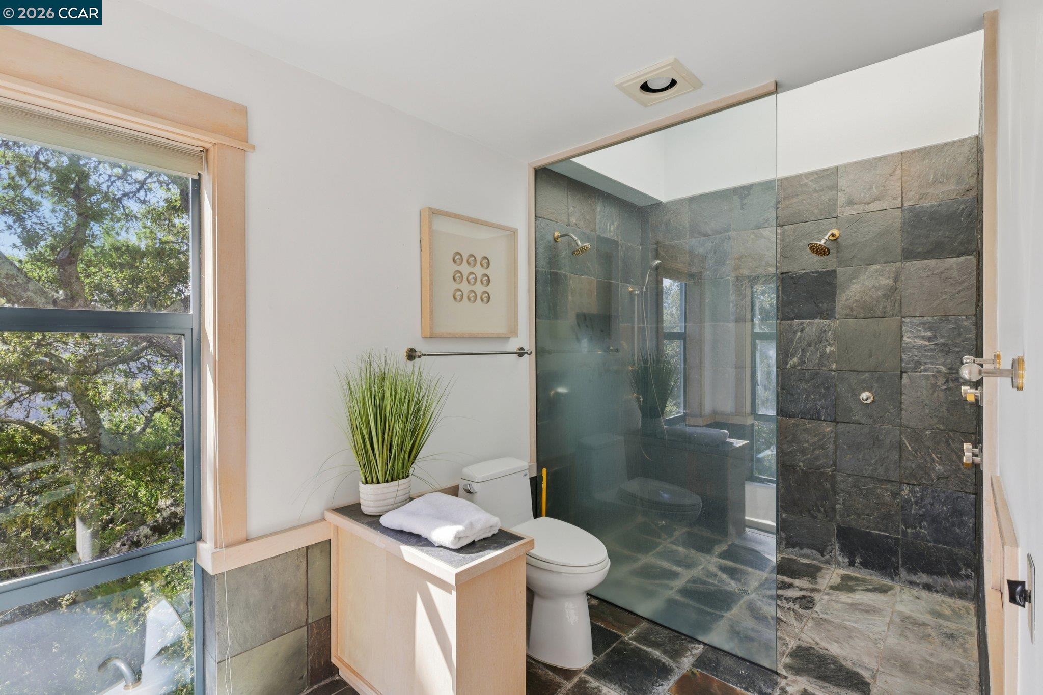 Detail Gallery Image 30 of 58 For 319 Tappan Ter, Orinda,  CA 94563 - 5 Beds | 4/1 Baths