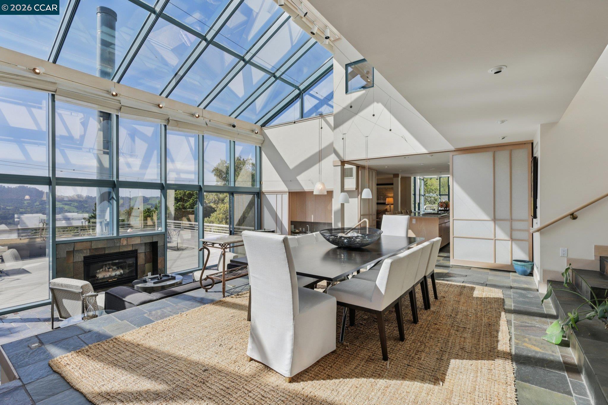 Detail Gallery Image 4 of 58 For 319 Tappan Ter, Orinda,  CA 94563 - 5 Beds | 4/1 Baths