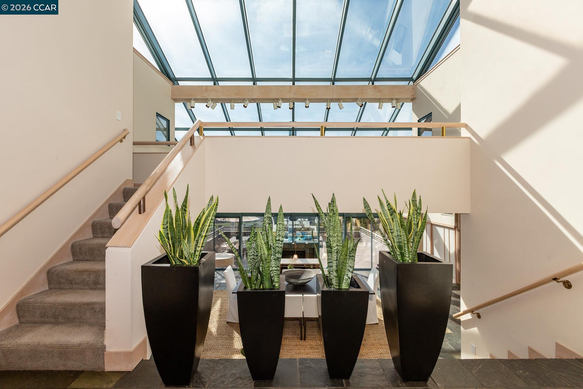 Detail Gallery Image 4 of 55 For 319 Tappan Ter, Orinda,  CA 94563 - 5 Beds | 4/1 Baths