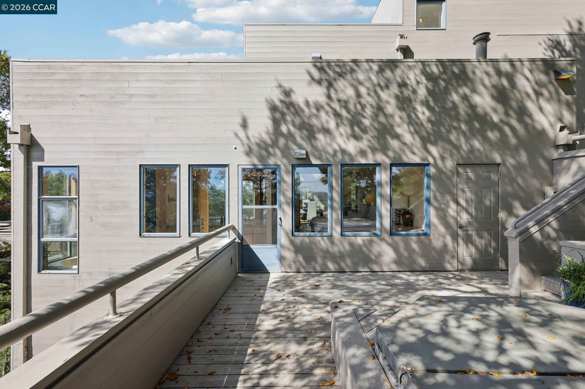 Detail Gallery Image 35 of 58 For 319 Tappan Ter, Orinda,  CA 94563 - 5 Beds | 4/1 Baths