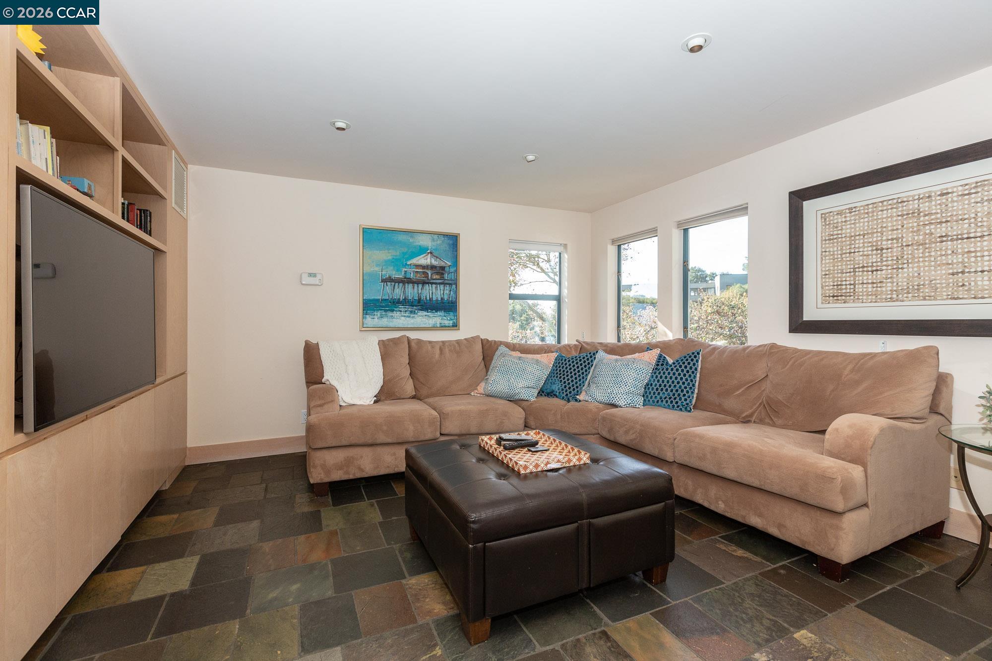 Detail Gallery Image 37 of 55 For 319 Tappan Ter, Orinda,  CA 94563 - 5 Beds | 4/1 Baths