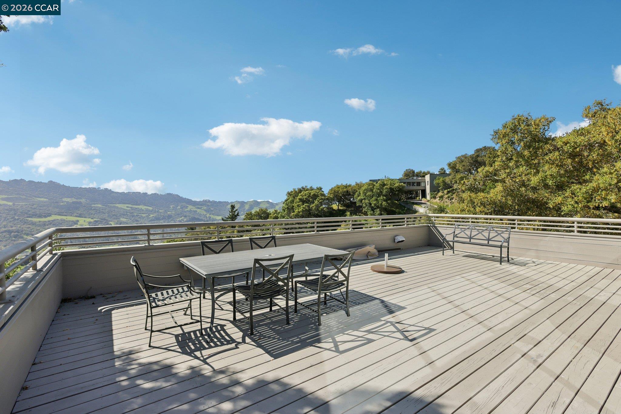 Detail Gallery Image 38 of 58 For 319 Tappan Ter, Orinda,  CA 94563 - 5 Beds | 4/1 Baths