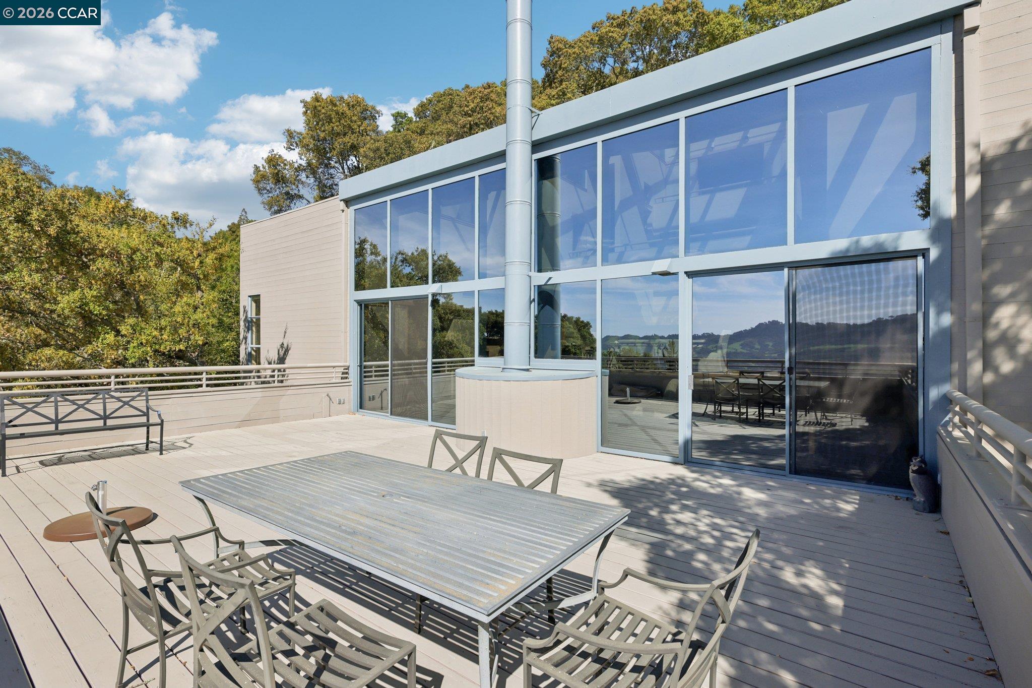 Detail Gallery Image 39 of 58 For 319 Tappan Ter, Orinda,  CA 94563 - 5 Beds | 4/1 Baths