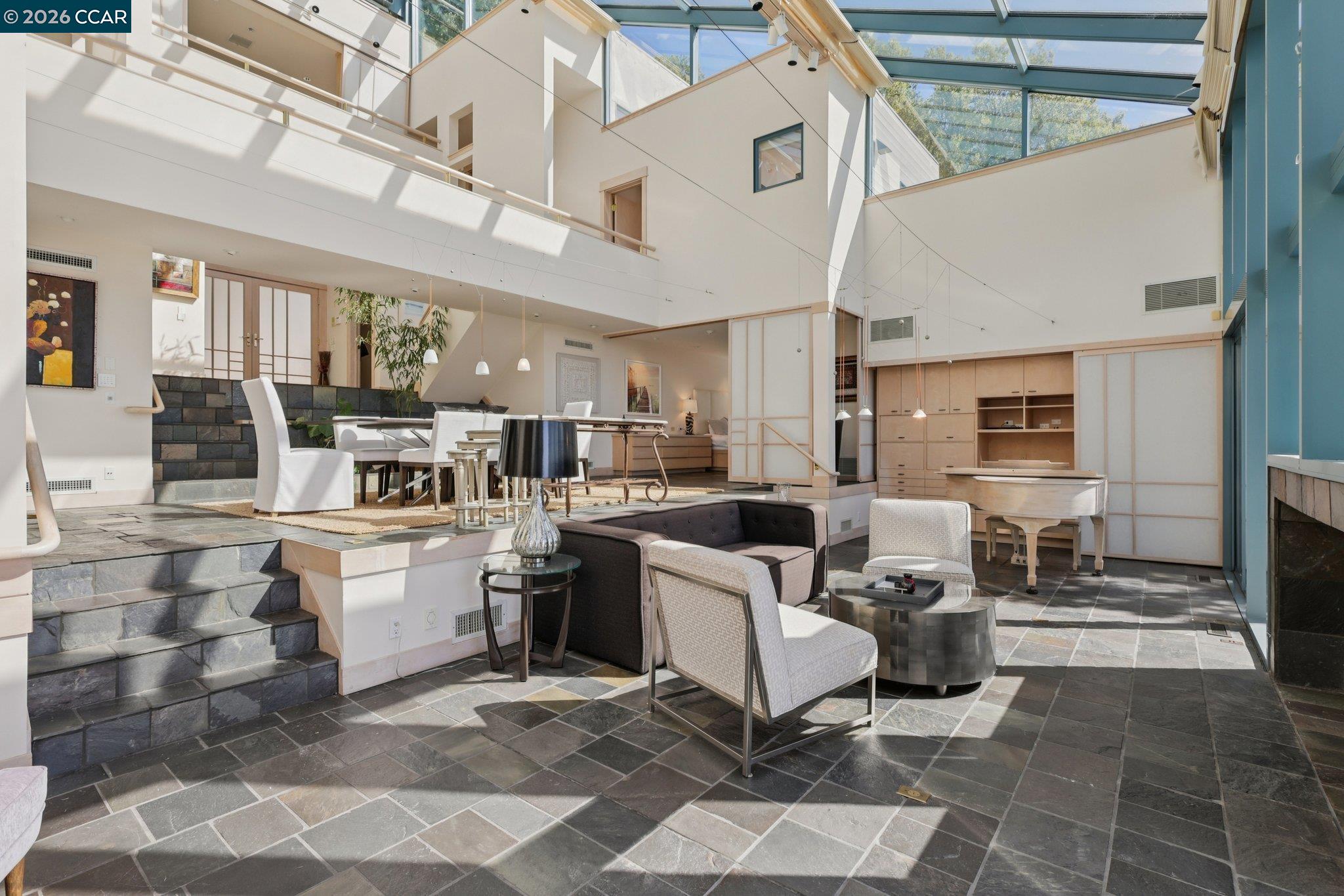 Detail Gallery Image 5 of 58 For 319 Tappan Ter, Orinda,  CA 94563 - 5 Beds | 4/1 Baths