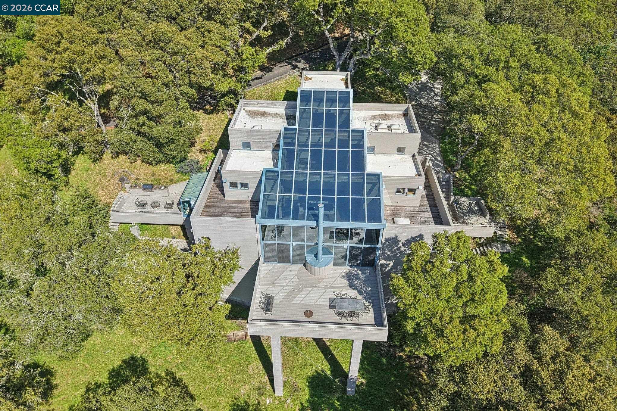 Detail Gallery Image 41 of 58 For 319 Tappan Ter, Orinda,  CA 94563 - 5 Beds | 4/1 Baths