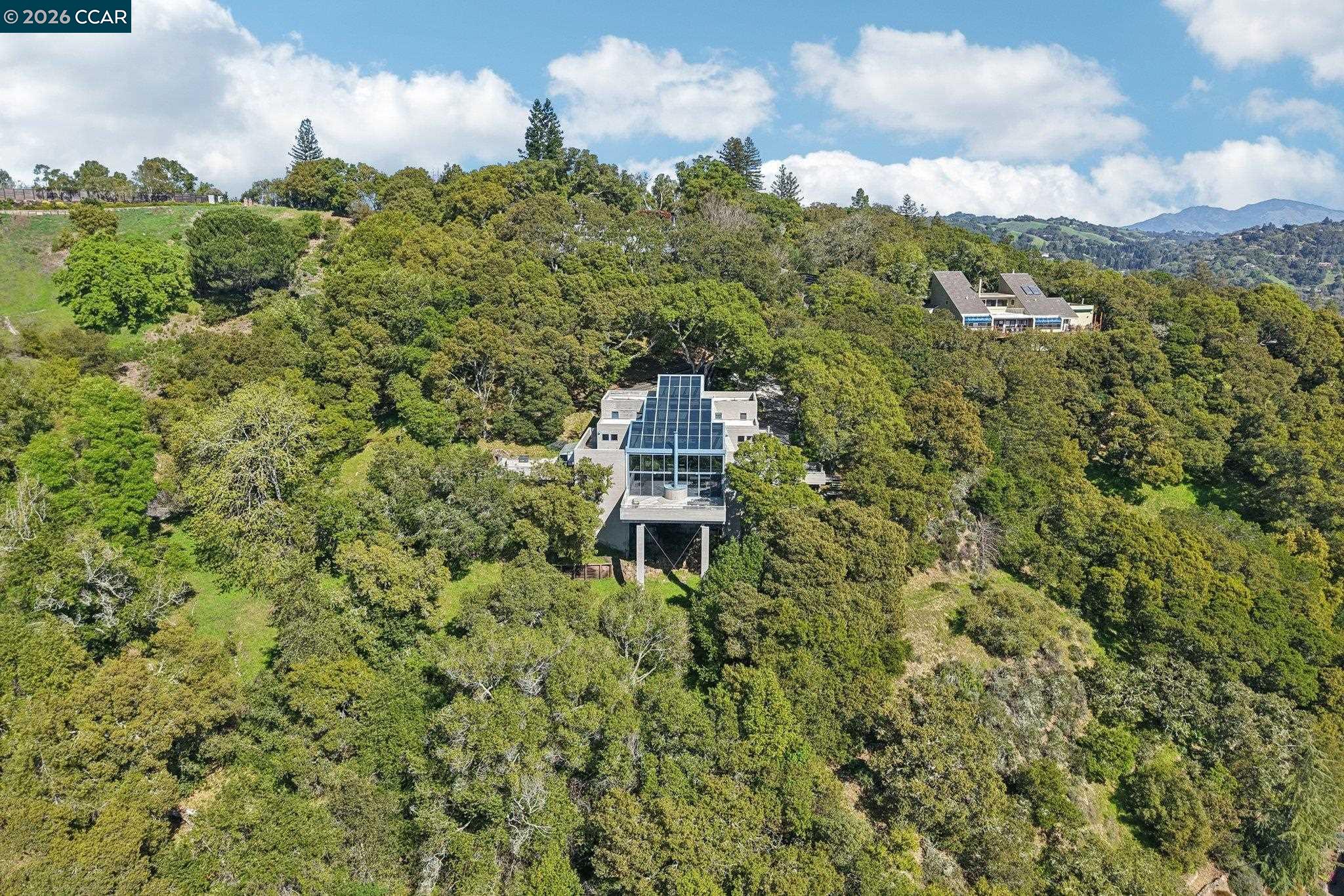 Detail Gallery Image 42 of 58 For 319 Tappan Ter, Orinda,  CA 94563 - 5 Beds | 4/1 Baths