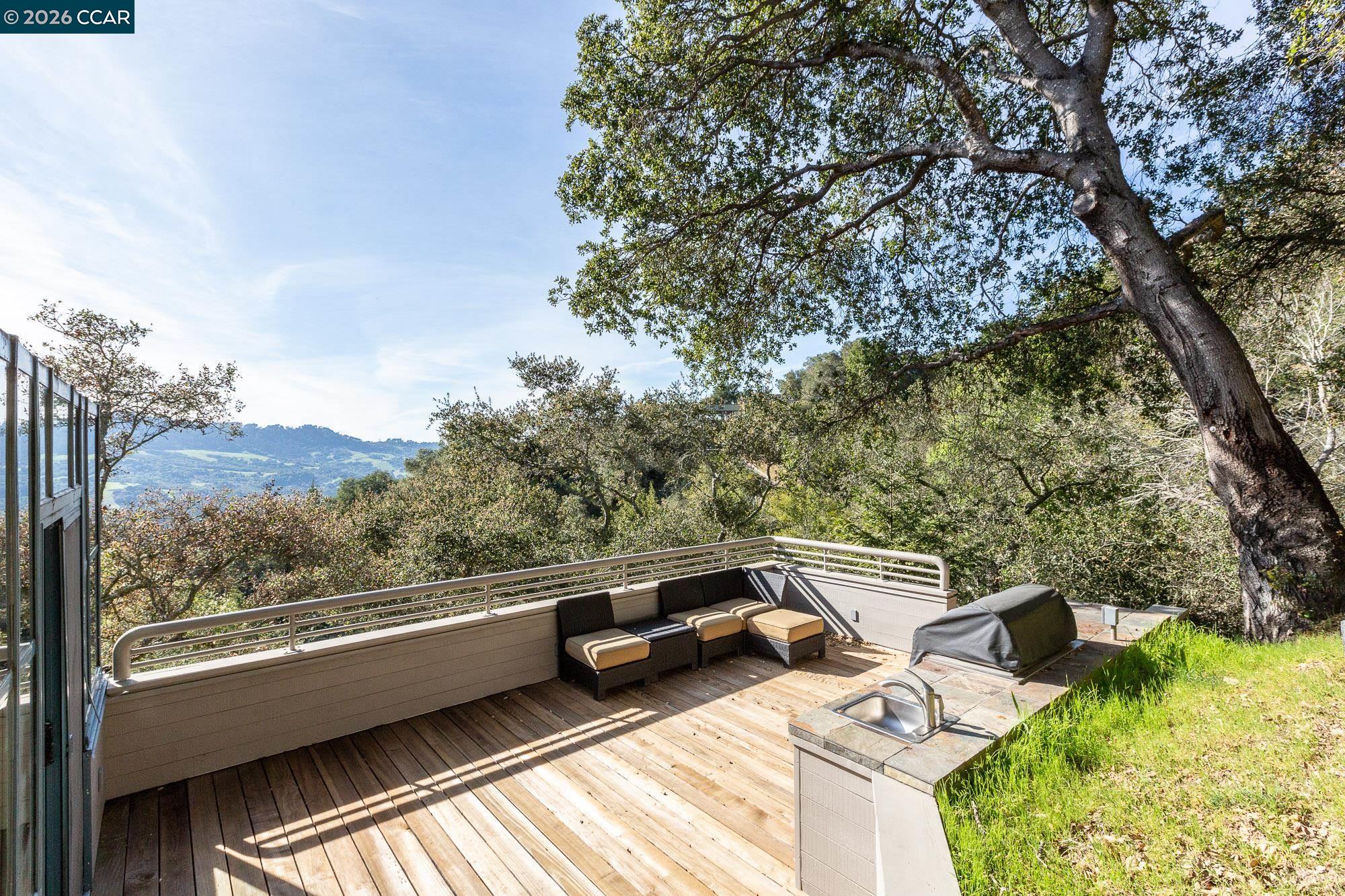 Detail Gallery Image 44 of 55 For 319 Tappan Ter, Orinda,  CA 94563 - 5 Beds | 4/1 Baths