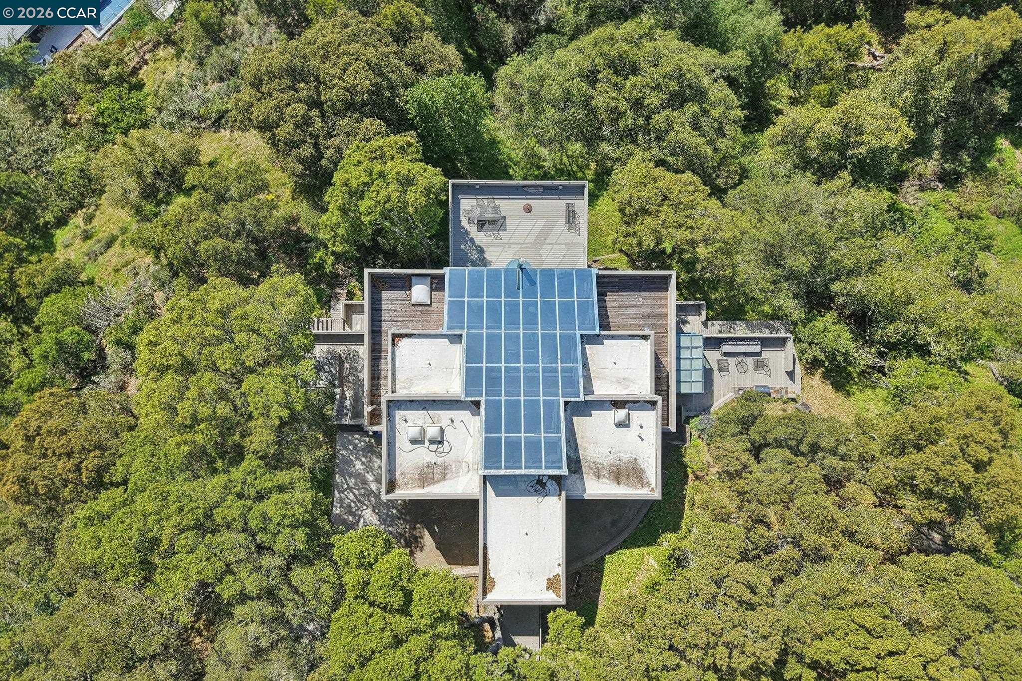 Detail Gallery Image 47 of 58 For 319 Tappan Ter, Orinda,  CA 94563 - 5 Beds | 4/1 Baths