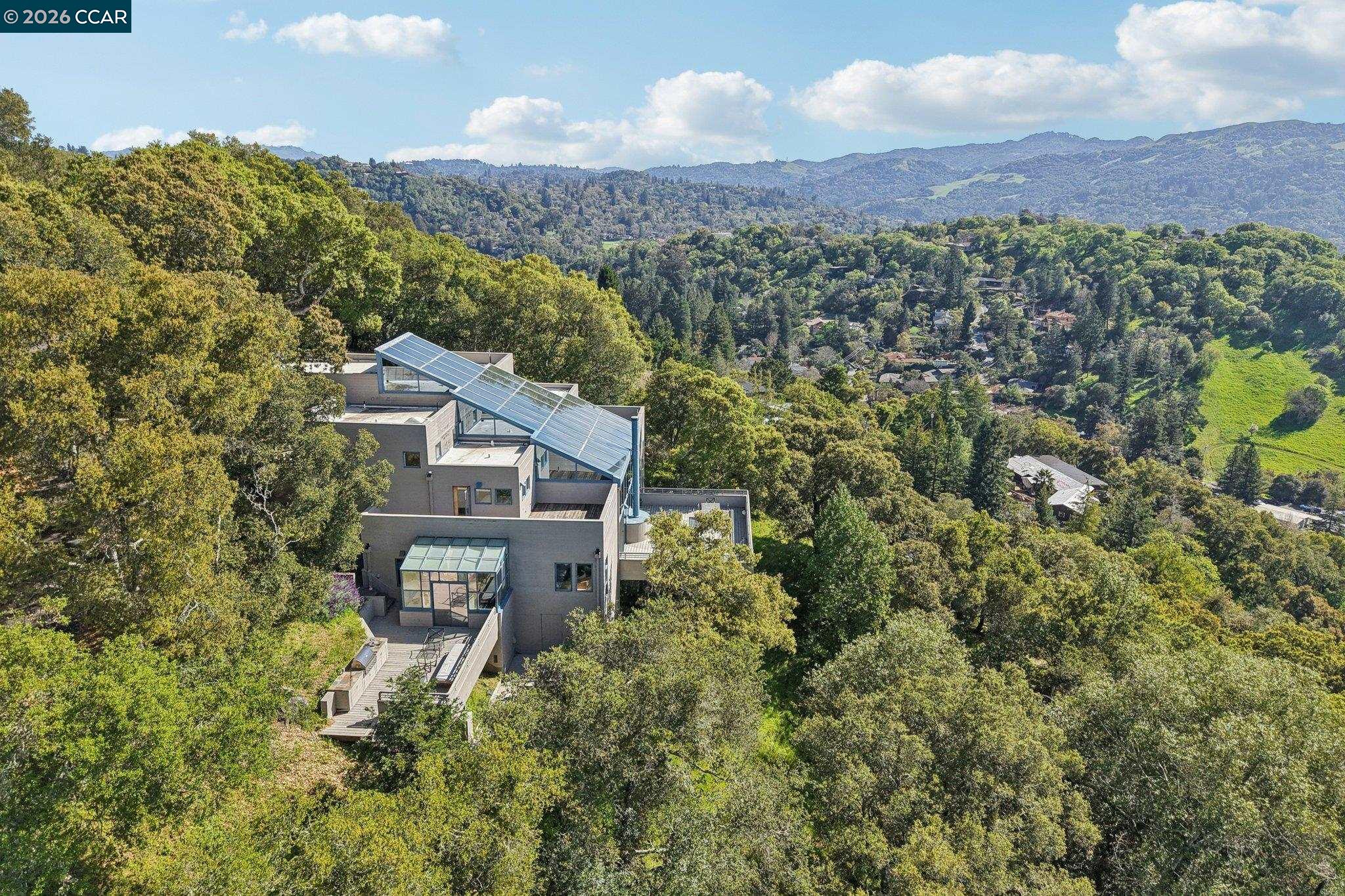 Detail Gallery Image 48 of 58 For 319 Tappan Ter, Orinda,  CA 94563 - 5 Beds | 4/1 Baths