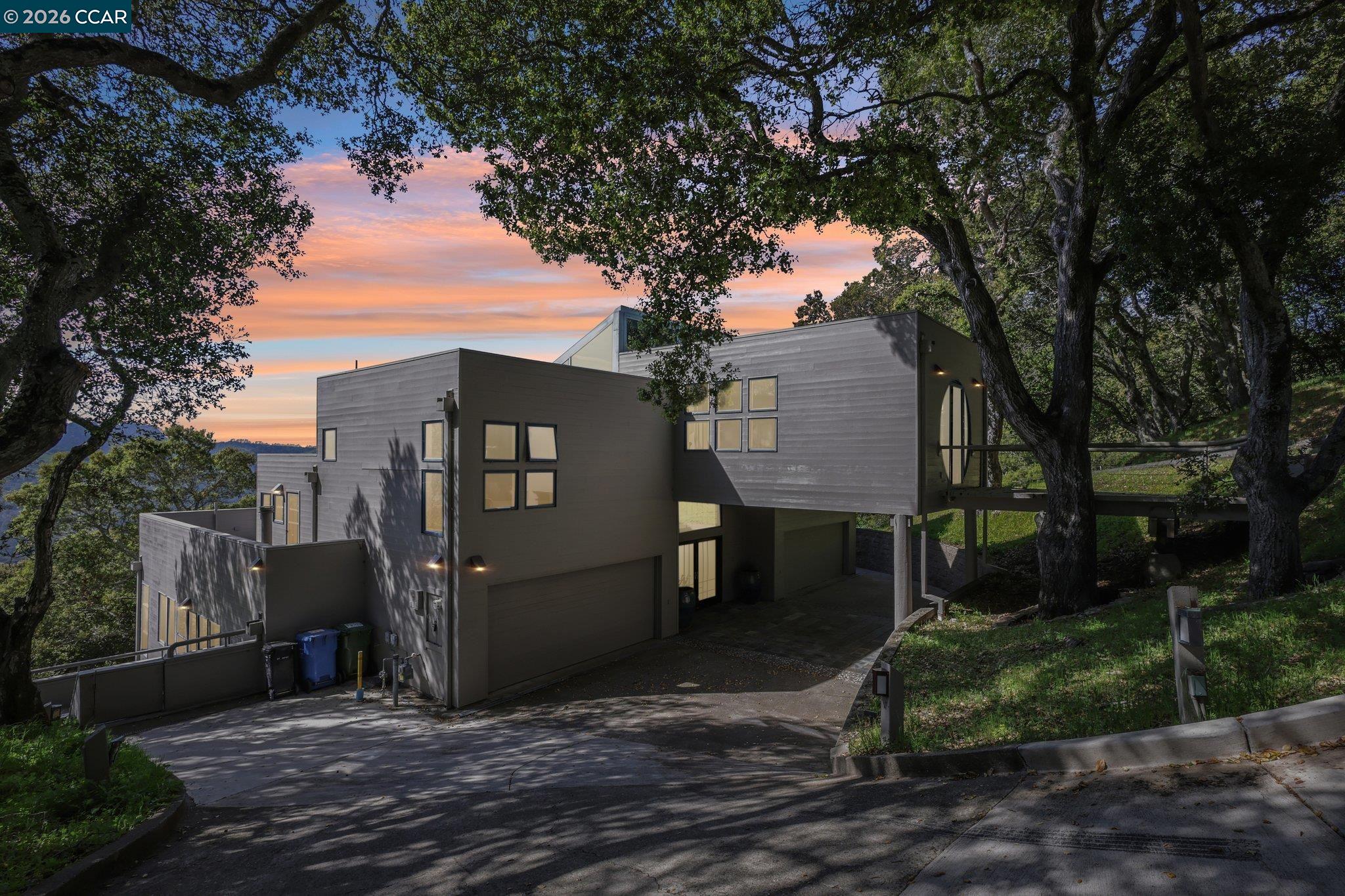 Detail Gallery Image 55 of 58 For 319 Tappan Ter, Orinda,  CA 94563 - 5 Beds | 4/1 Baths