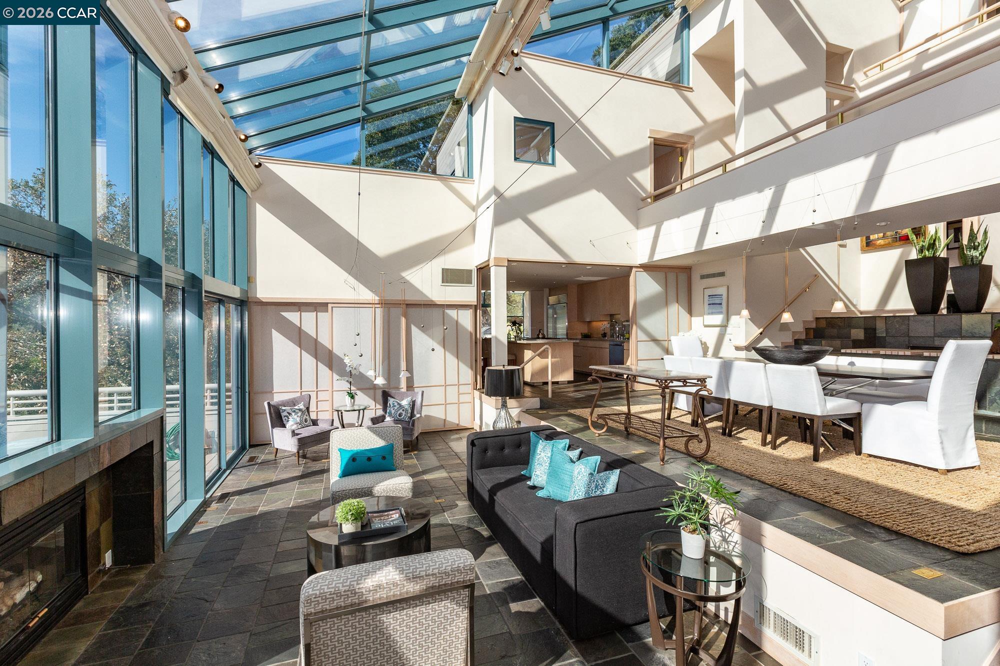 Detail Gallery Image 8 of 55 For 319 Tappan Ter, Orinda,  CA 94563 - 5 Beds | 4/1 Baths