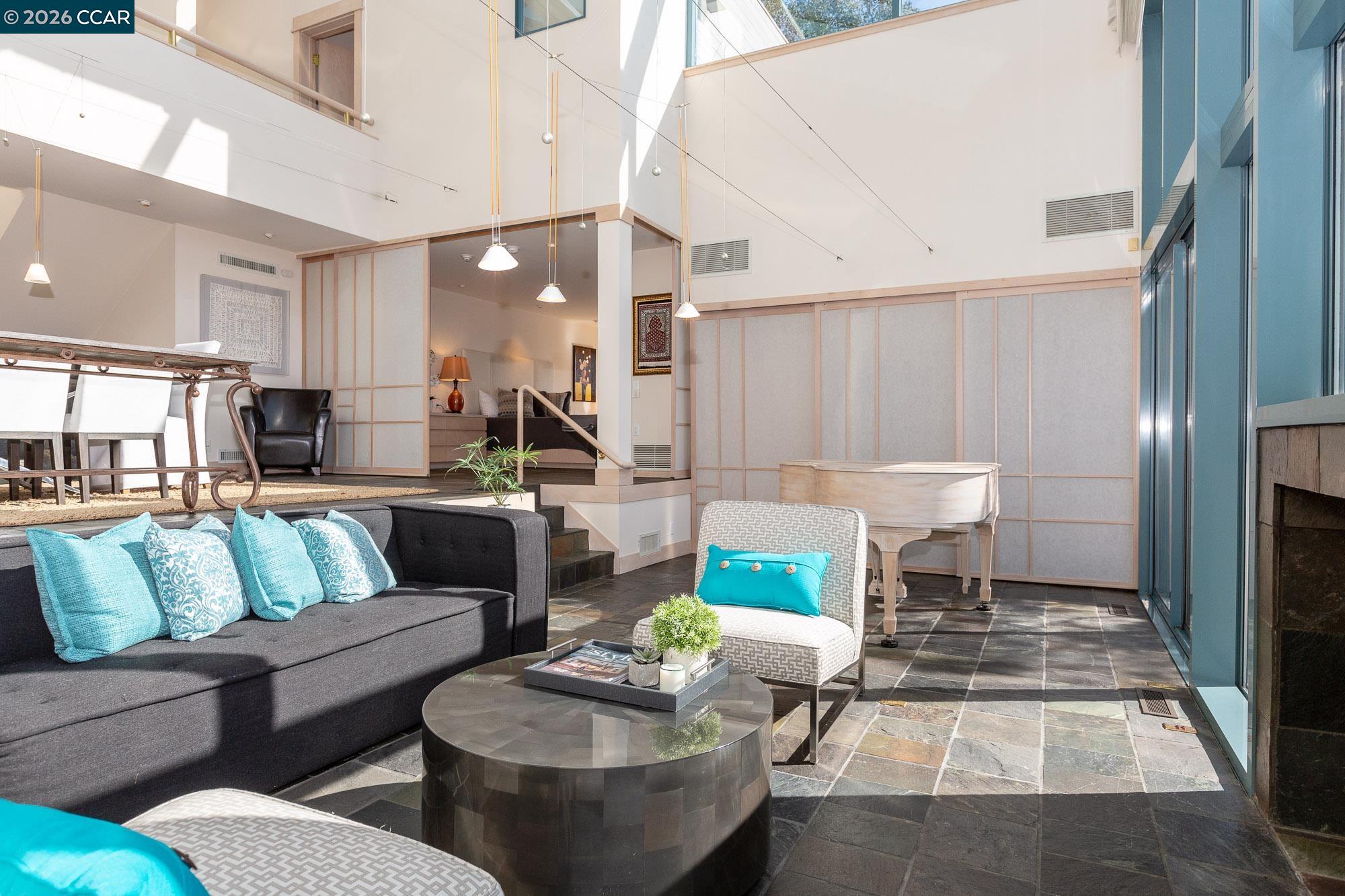 Detail Gallery Image 9 of 55 For 319 Tappan Ter, Orinda,  CA 94563 - 5 Beds | 4/1 Baths