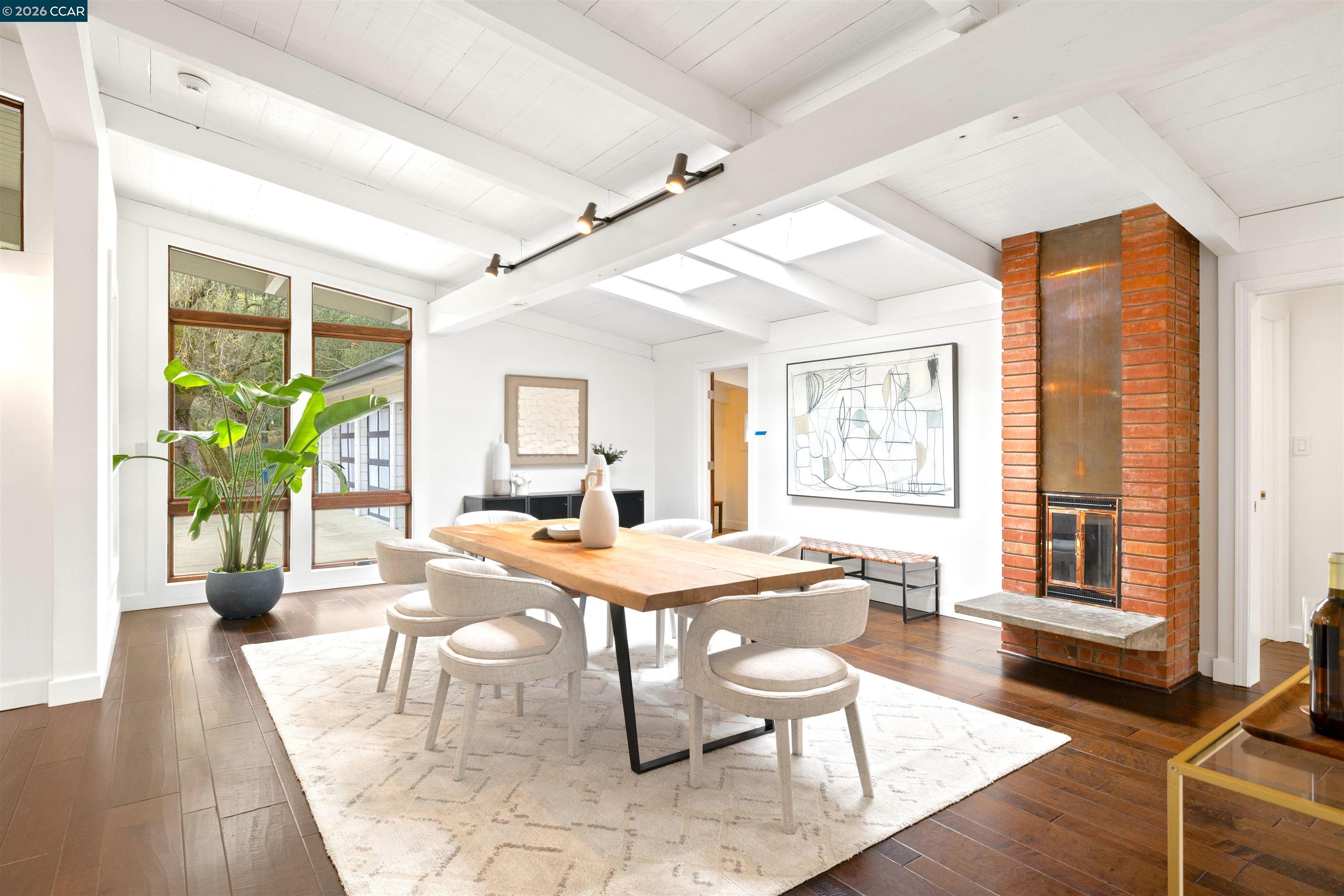 Detail Gallery Image 11 of 28 For 8 Oak Arbor, Orinda,  CA 94563 - 5 Beds | 4/1 Baths