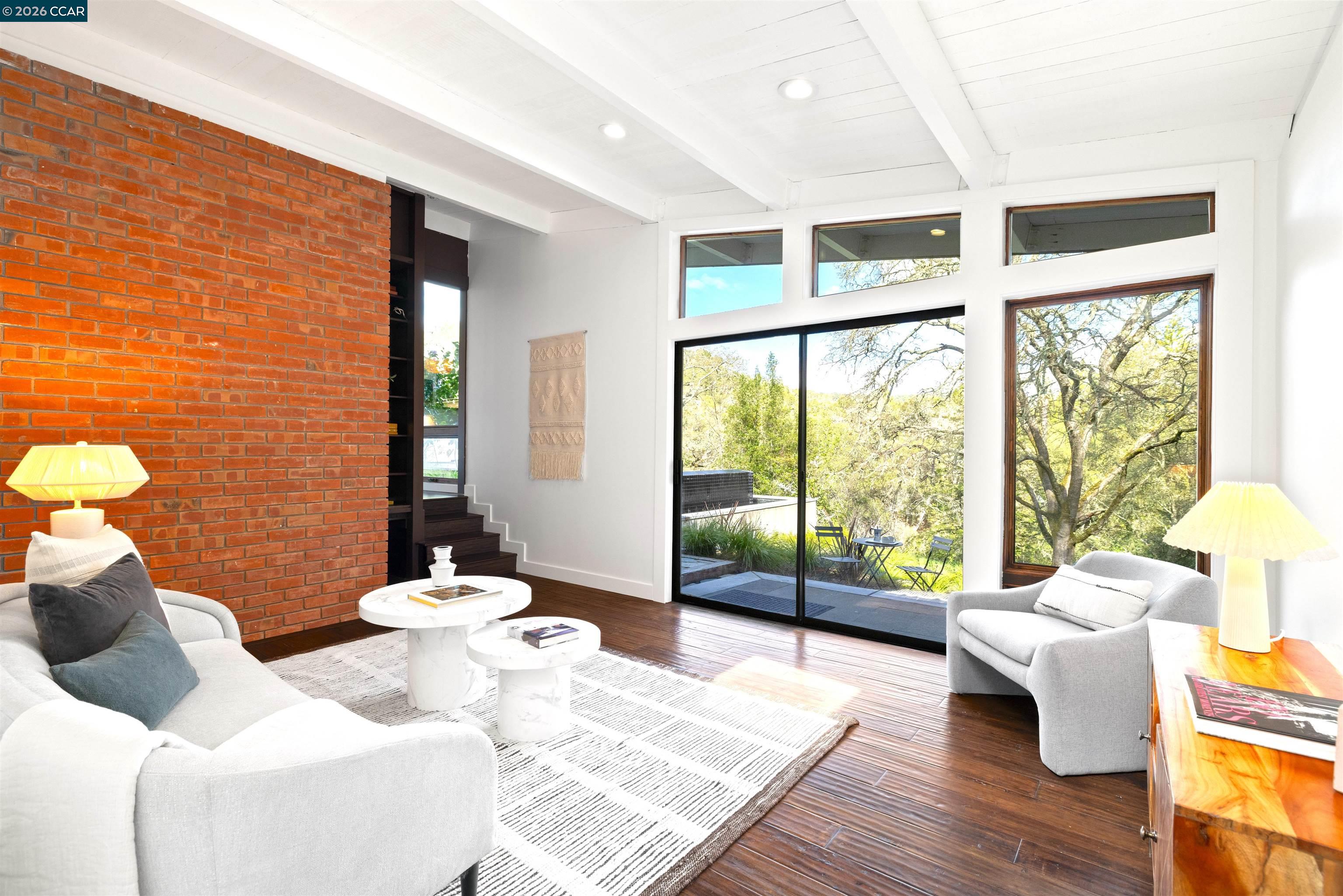 Detail Gallery Image 12 of 28 For 8 Oak Arbor, Orinda,  CA 94563 - 5 Beds | 4/1 Baths