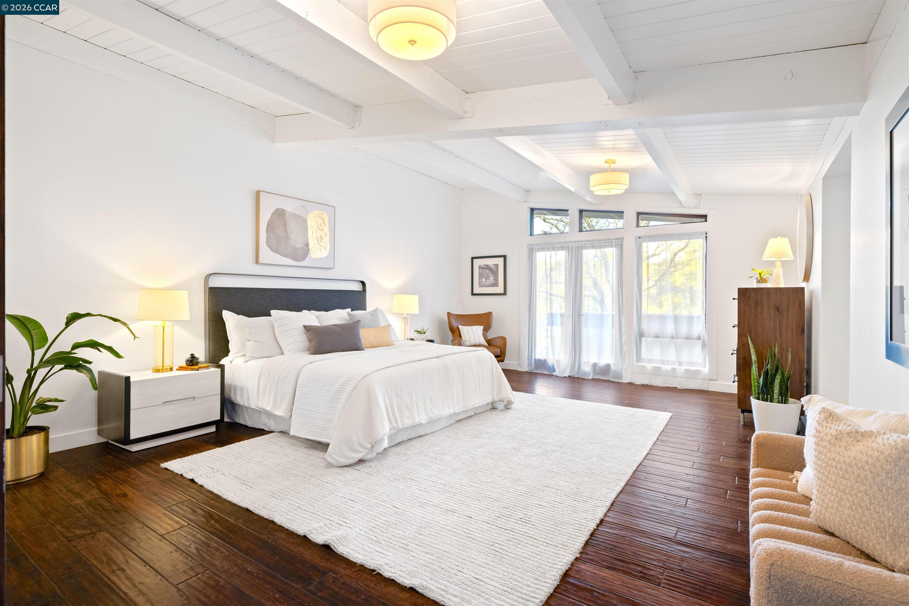 Detail Gallery Image 13 of 28 For 8 Oak Arbor, Orinda,  CA 94563 - 5 Beds | 4/1 Baths