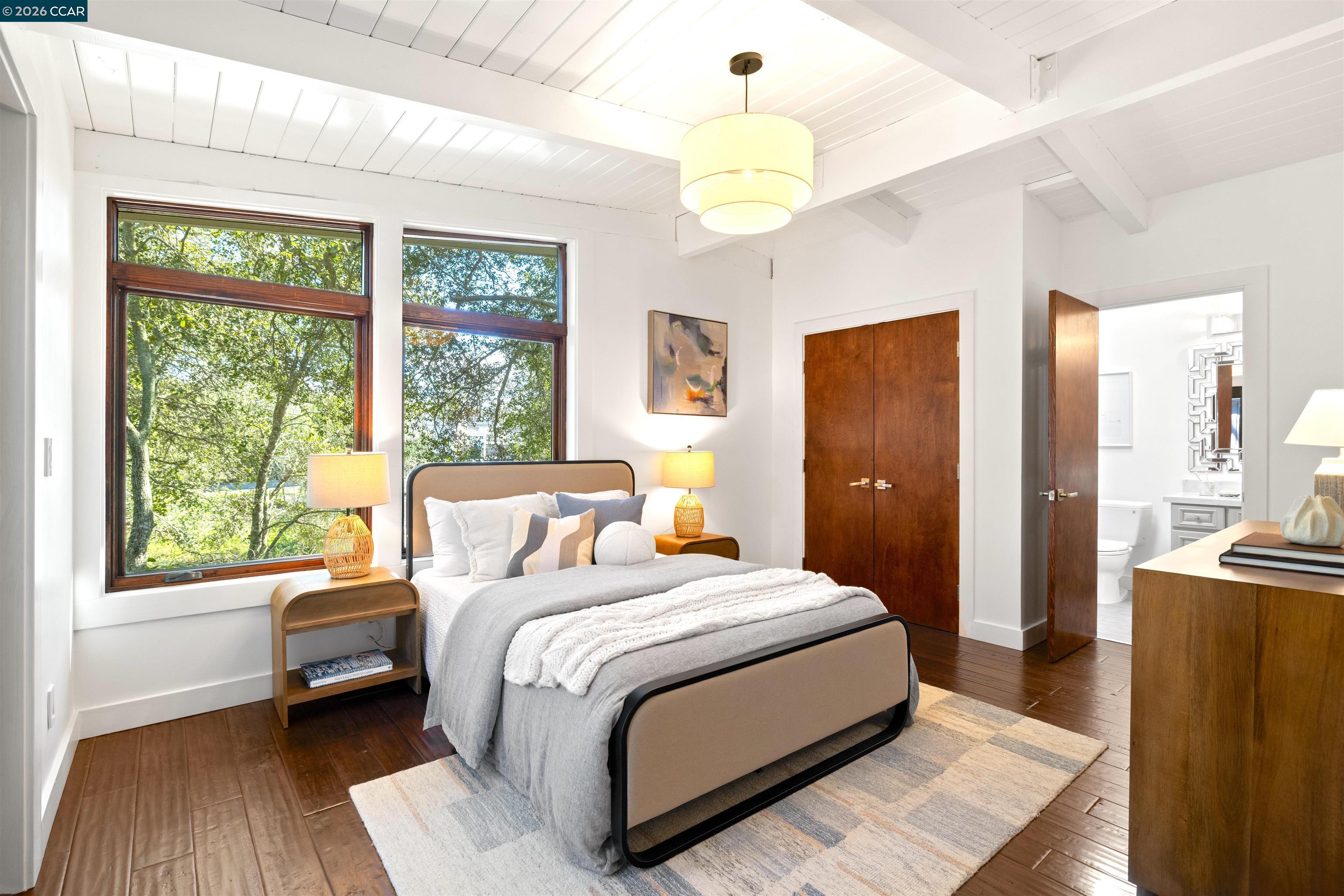 Detail Gallery Image 20 of 28 For 8 Oak Arbor, Orinda,  CA 94563 - 5 Beds | 4/1 Baths