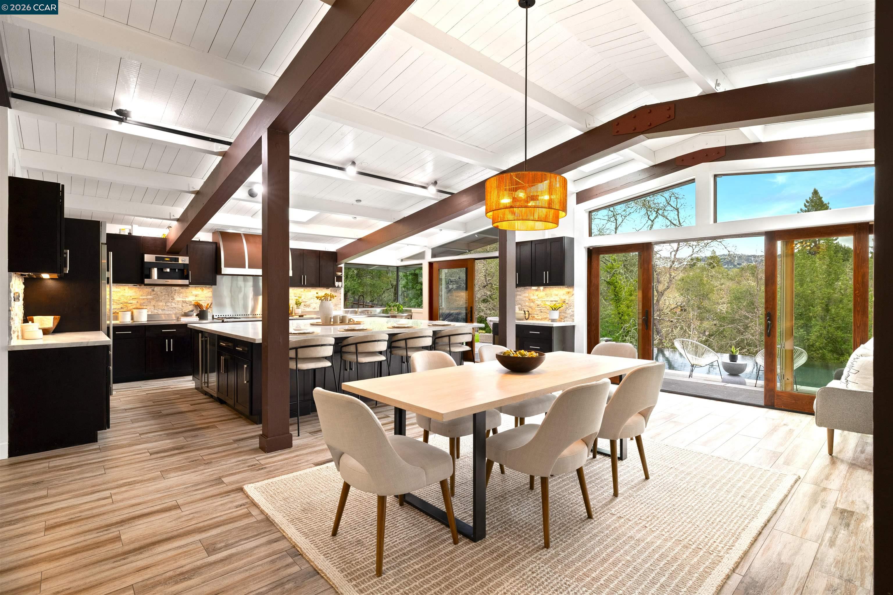 Detail Gallery Image 3 of 28 For 8 Oak Arbor, Orinda,  CA 94563 - 5 Beds | 4/1 Baths