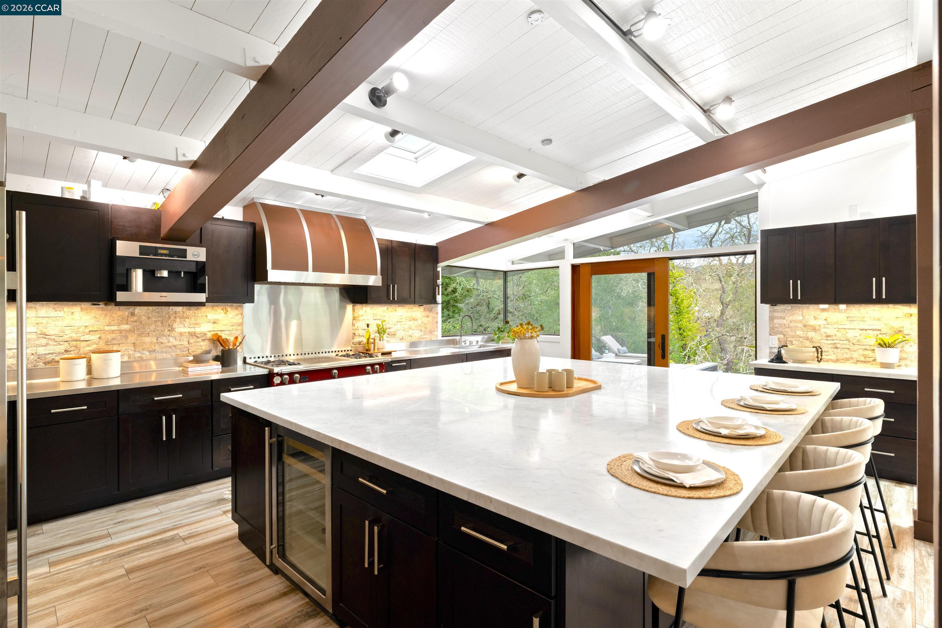 Detail Gallery Image 4 of 28 For 8 Oak Arbor, Orinda,  CA 94563 - 5 Beds | 4/1 Baths