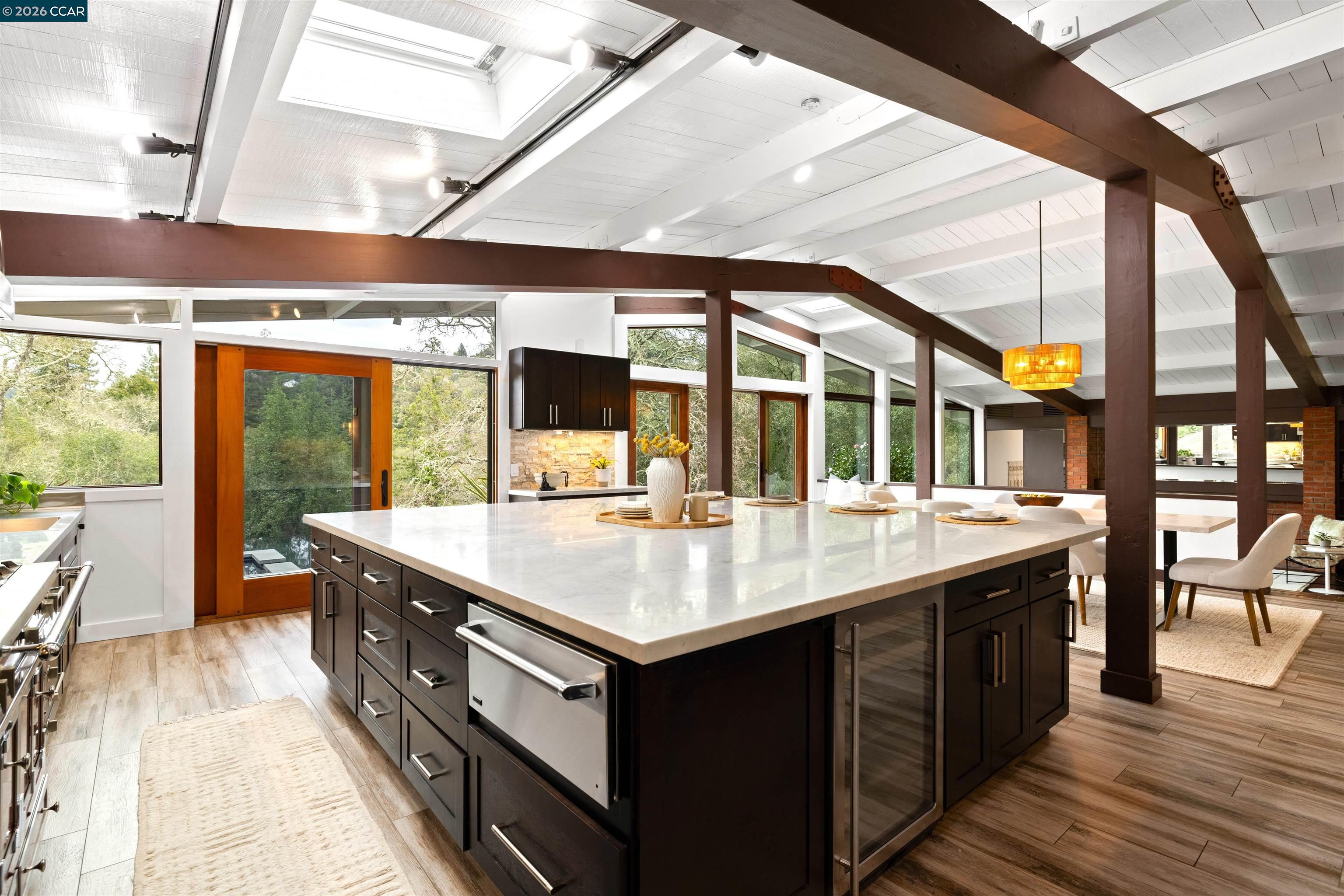 Detail Gallery Image 5 of 28 For 8 Oak Arbor, Orinda,  CA 94563 - 5 Beds | 4/1 Baths