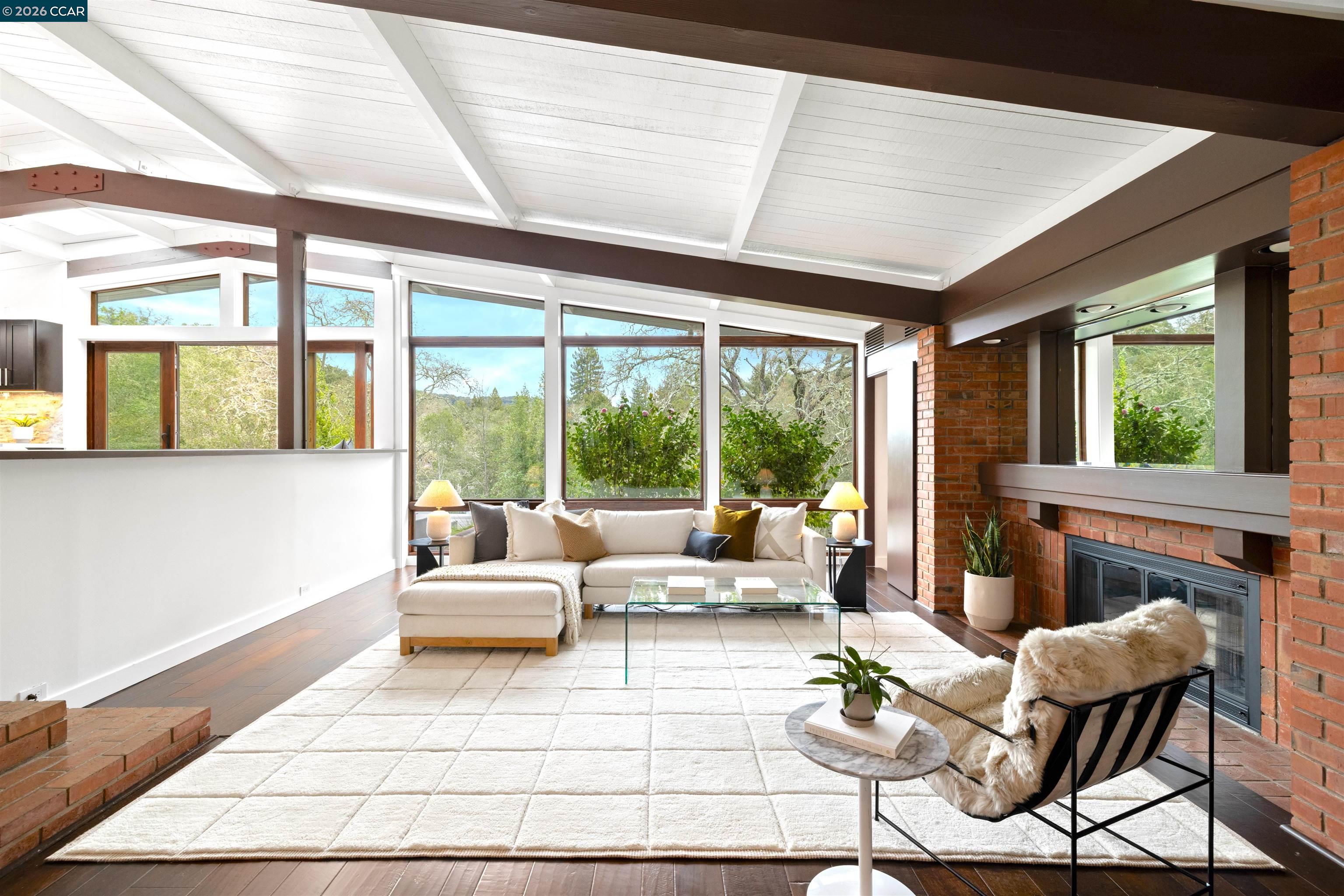 Detail Gallery Image 7 of 28 For 8 Oak Arbor, Orinda,  CA 94563 - 5 Beds | 4/1 Baths