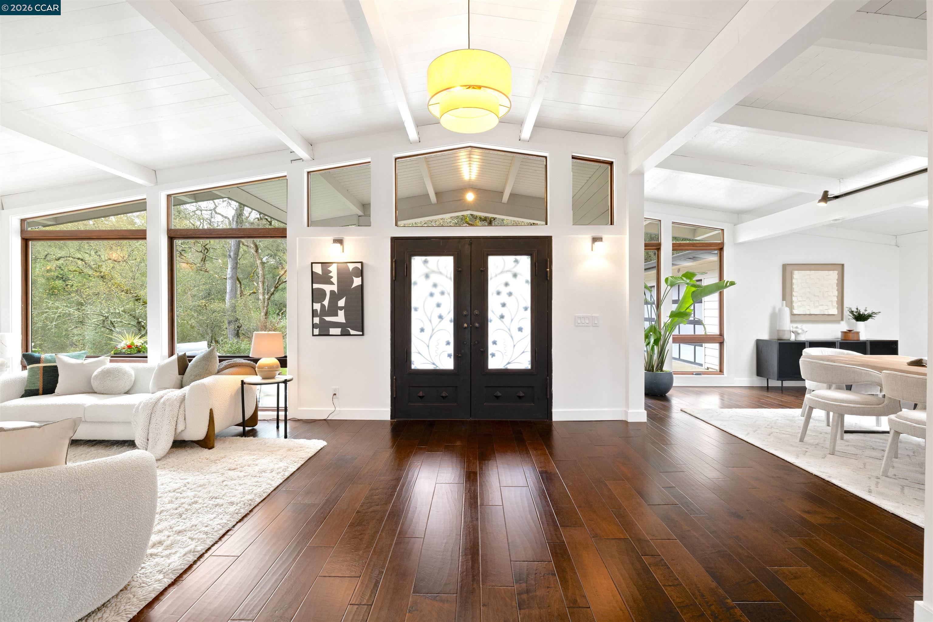 Detail Gallery Image 9 of 28 For 8 Oak Arbor, Orinda,  CA 94563 - 5 Beds | 4/1 Baths