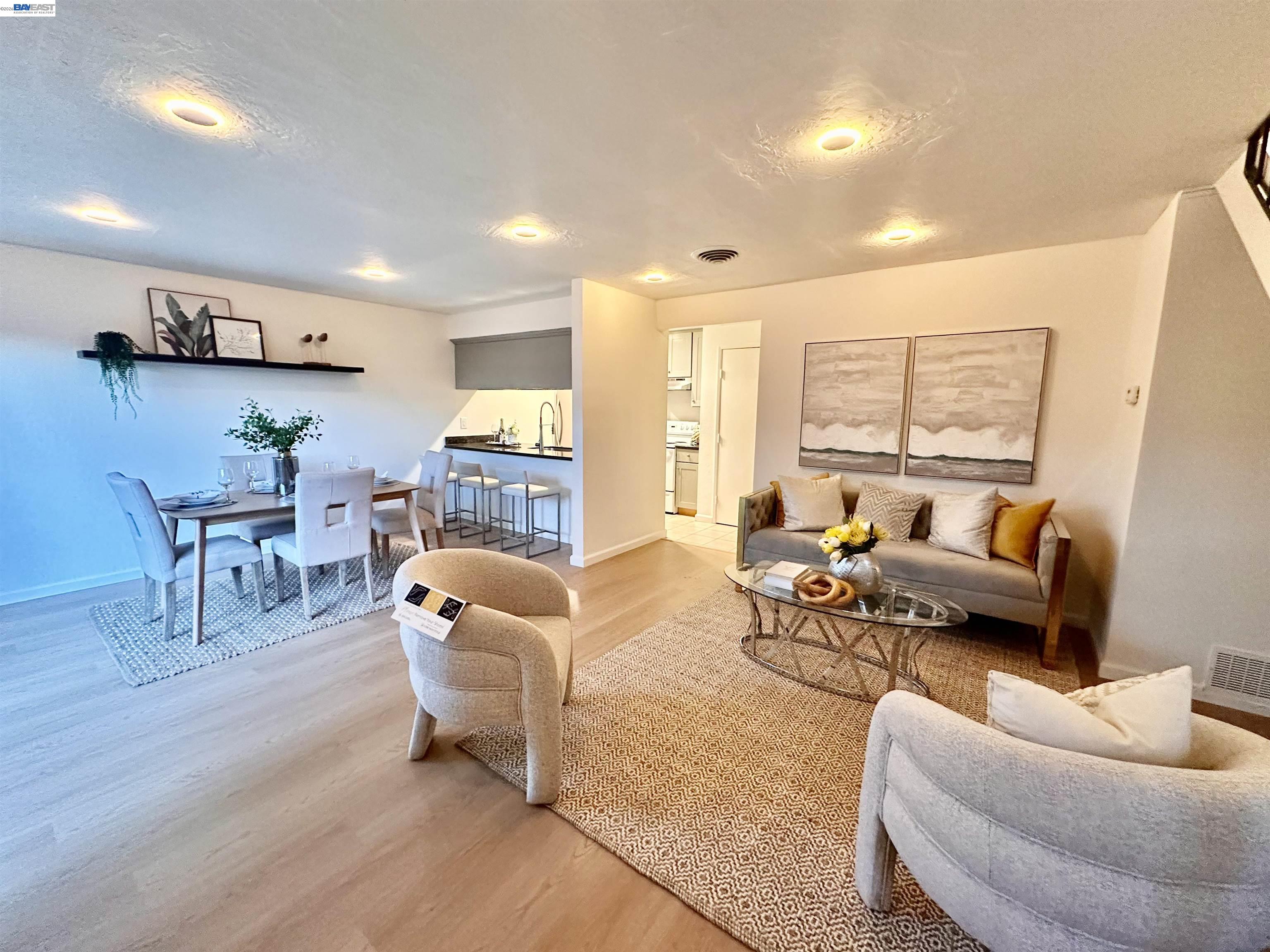 Photo #2: 41126233 Listing: Photo #2