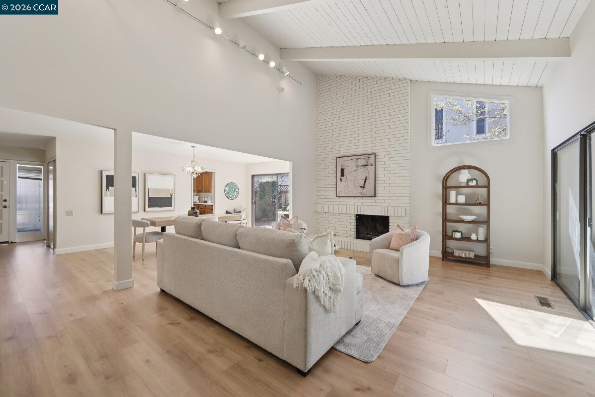 Photo #8: 41126236 Listing: Photo #8