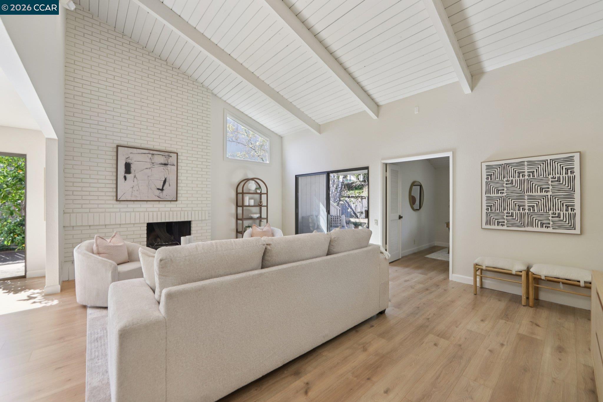 Photo #6: 41126236 Listing: Photo #6