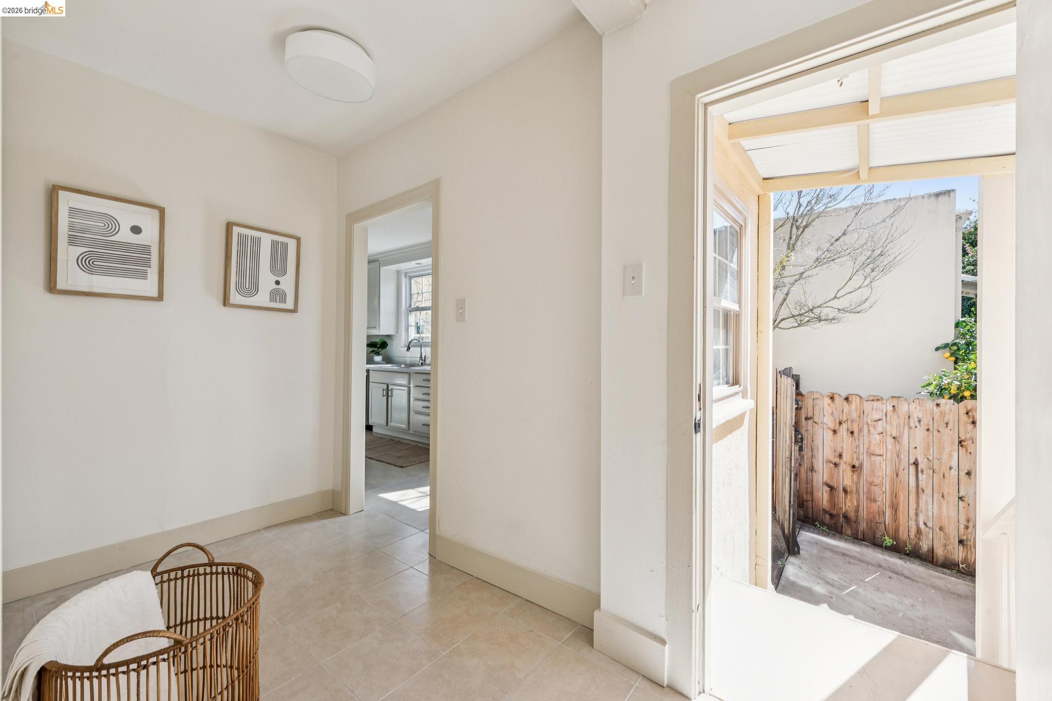 Detail Gallery Image 23 of 32 For 2833 Morgan Avenue, Oakland,  CA 94602 - 3 Beds | 2 Baths