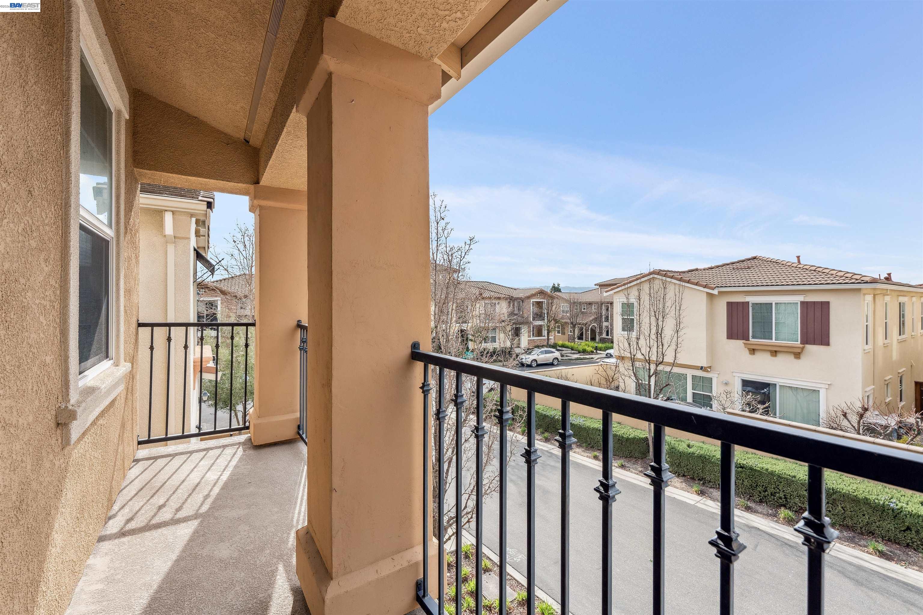 Detail Gallery Image 17 of 46 For 4431 Duccio Pl, Dublin,  CA 94568 - 4 Beds | 3/1 Baths